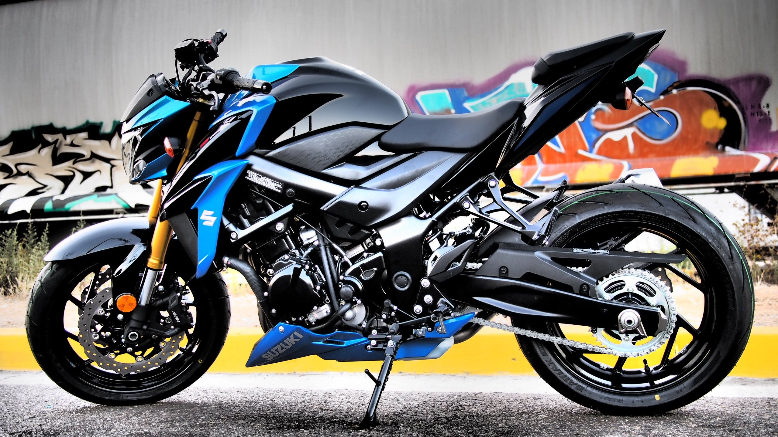Suzuki GSX-S750, Free download images, Sport motorcycle, Urban ride, 2560x1440 HD Desktop