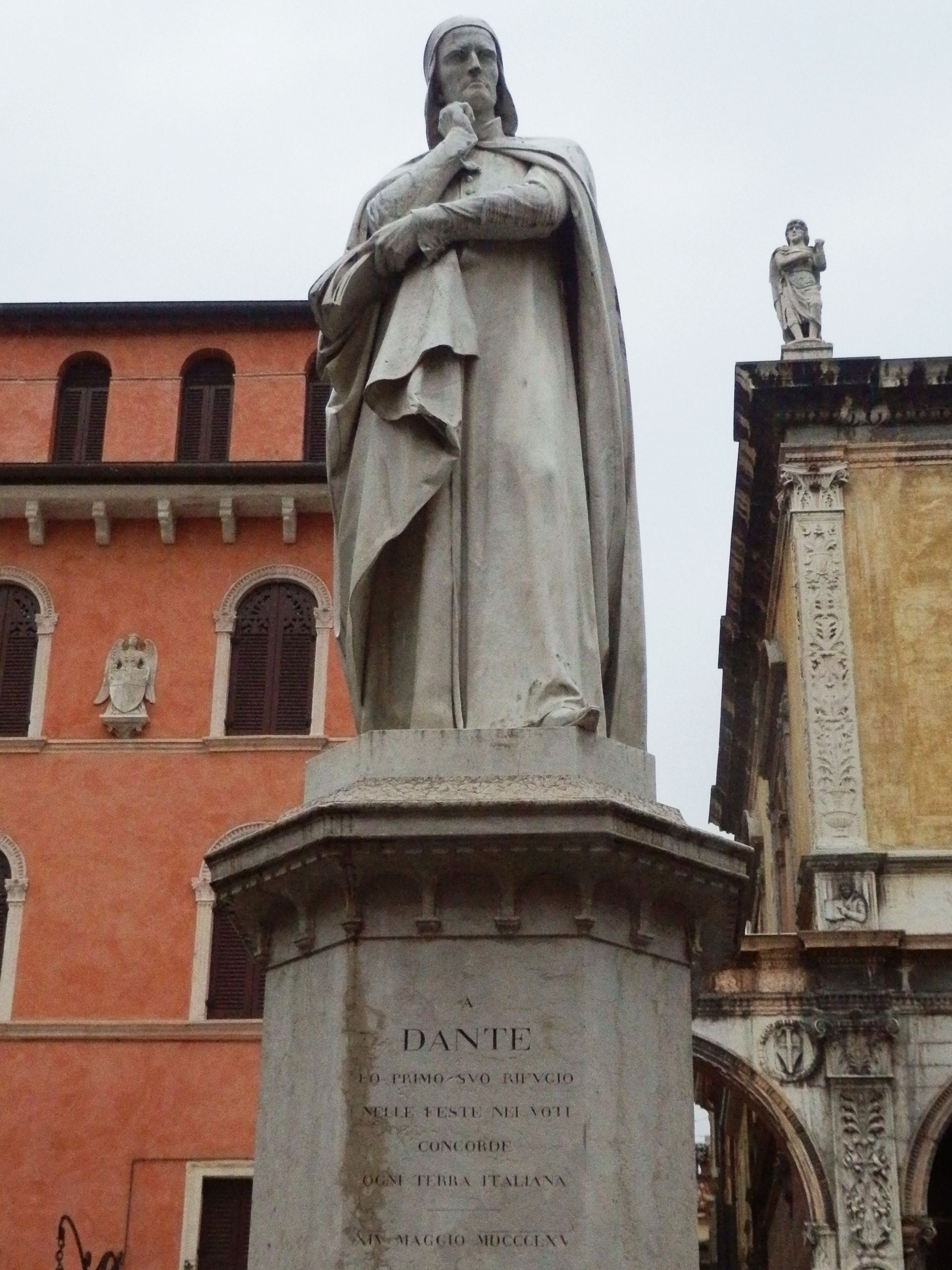Dante Alighieri, Verona adventures, Italian travel, Cultural experiences, 1920x2560 HD Handy