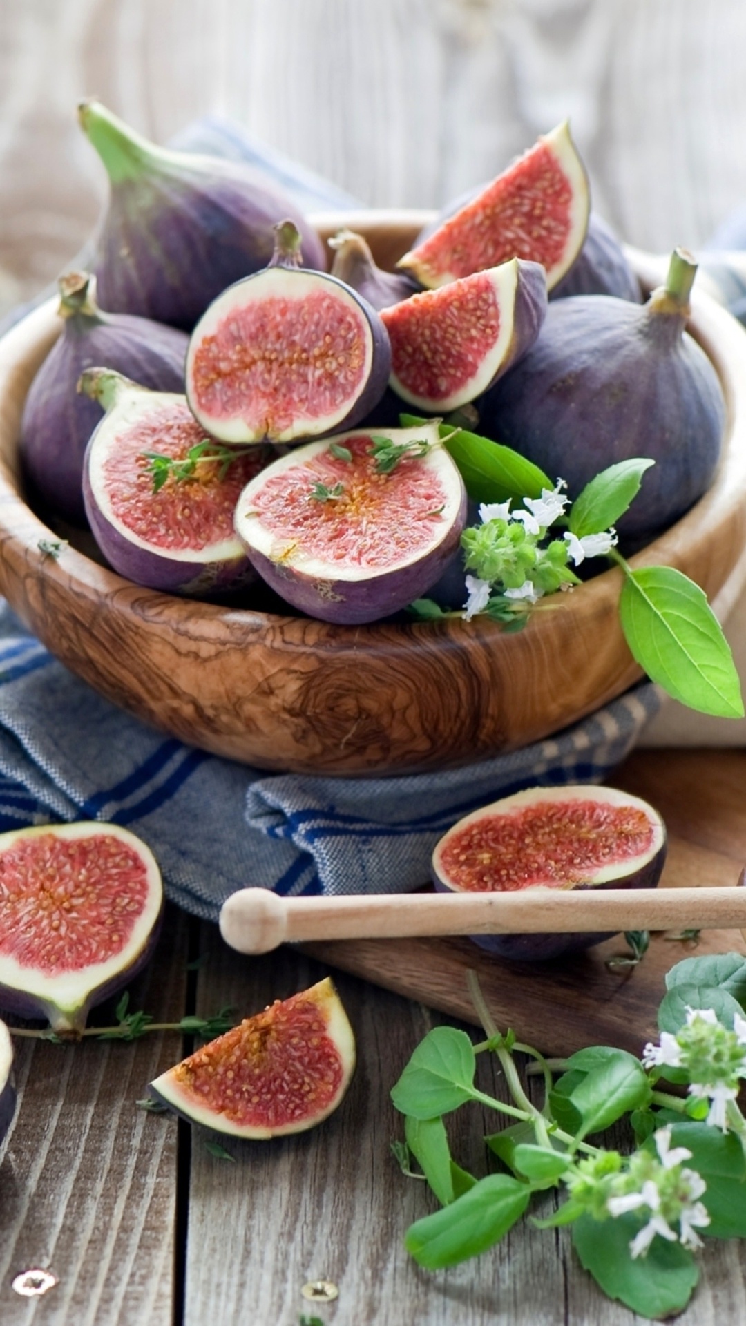 Fig: Sweet, soft, purple or green fruit with many seeds. 1080x1920 Full HD Background.