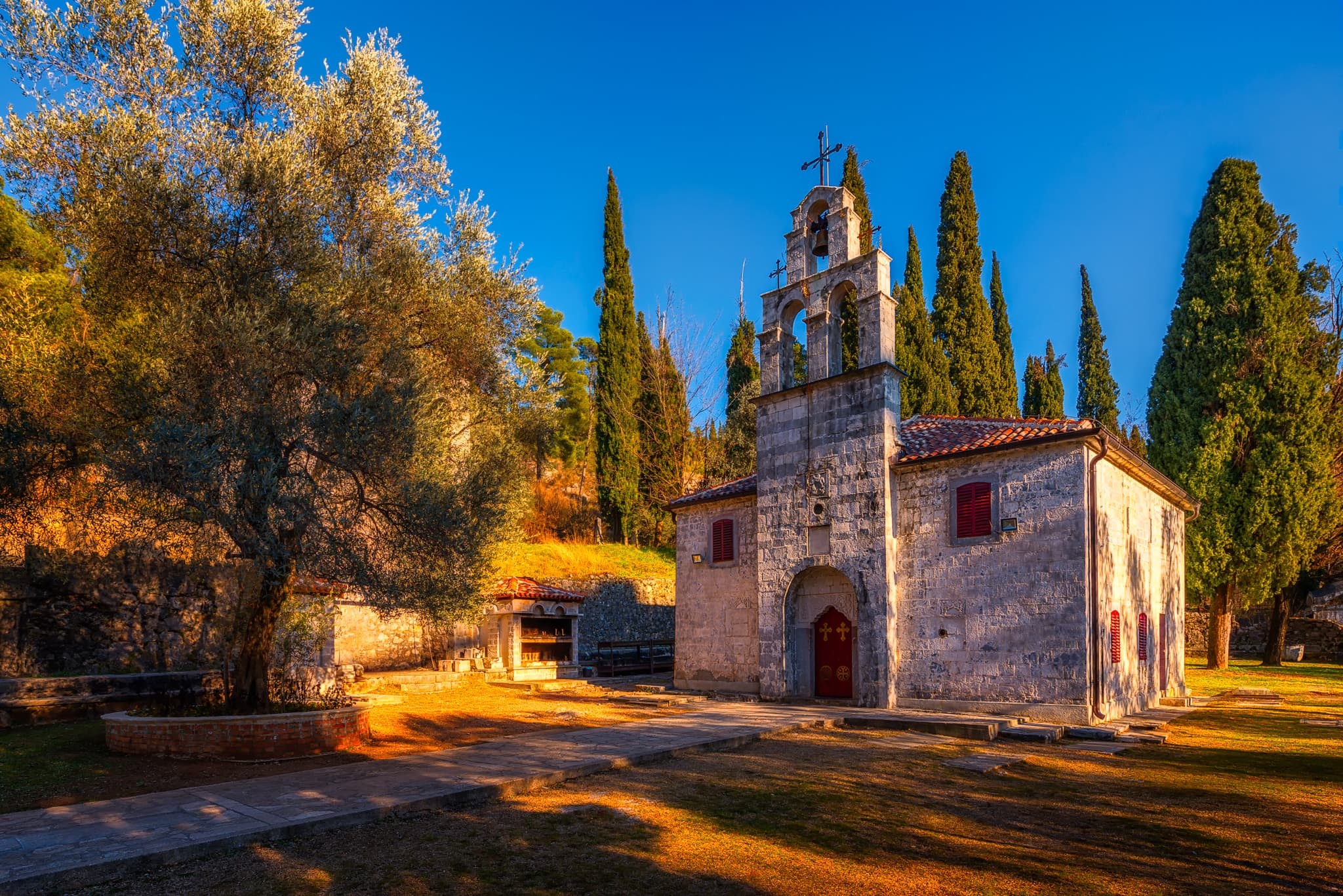 Podgorica, Montenegro, Church of St. George, Nico Trinkhaus photography, 2050x1370 HD Desktop