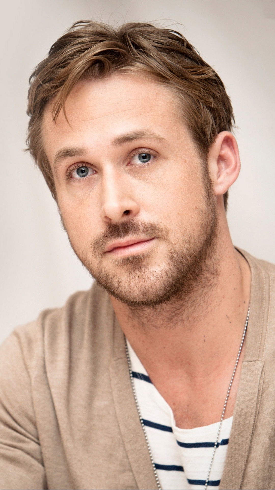 Ryan Gosling: Executive produced a 2013 drama film, White Shadow. 1080x1920 Full HD Background.
