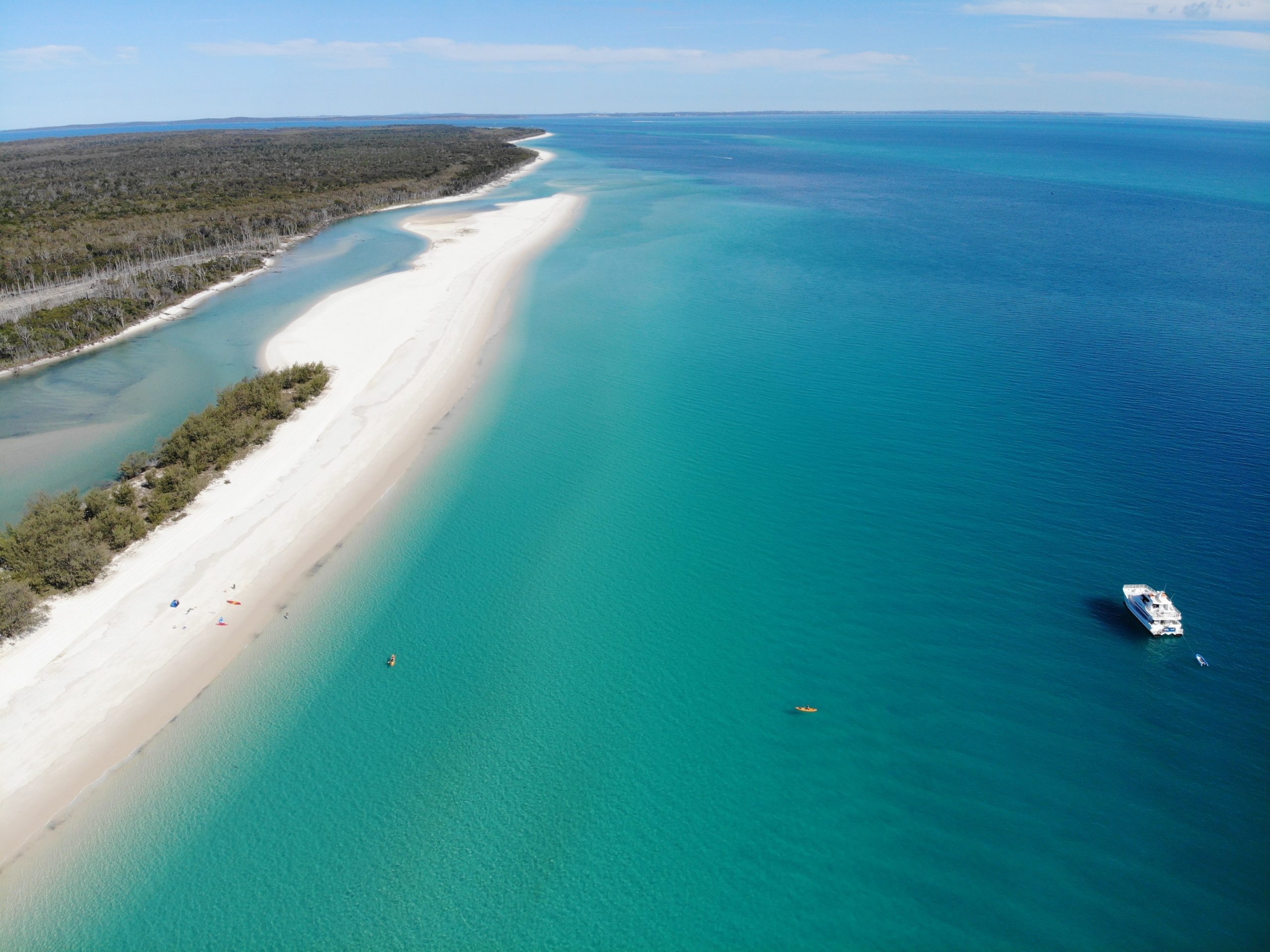 Fraser Island, Whale spotting, Hervey Bay, Exciting cruises, 2560x1920 HD Desktop