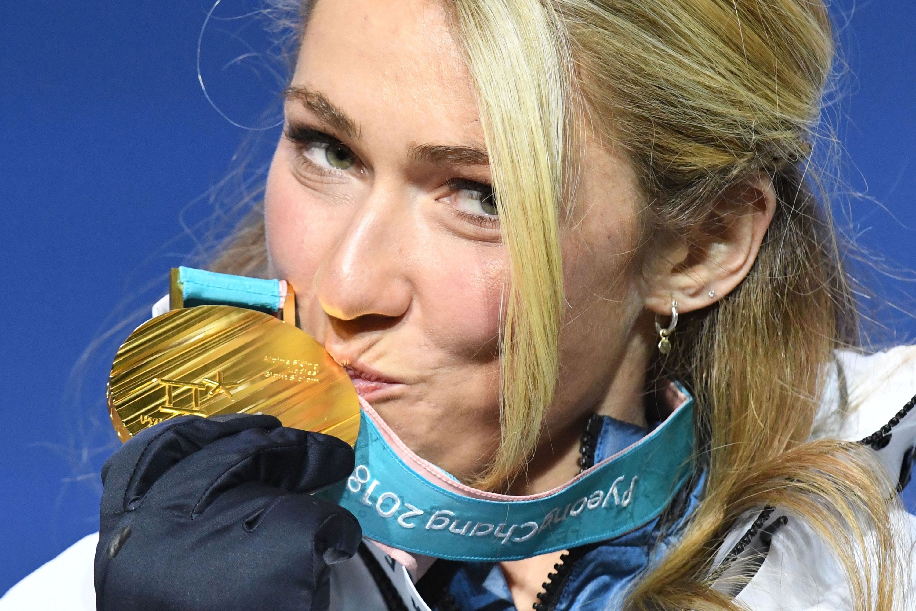 Mikaela Shiffrin, Olympic history in the making, Skiing excellence, Record-setting performance, 3000x2000 HD Desktop