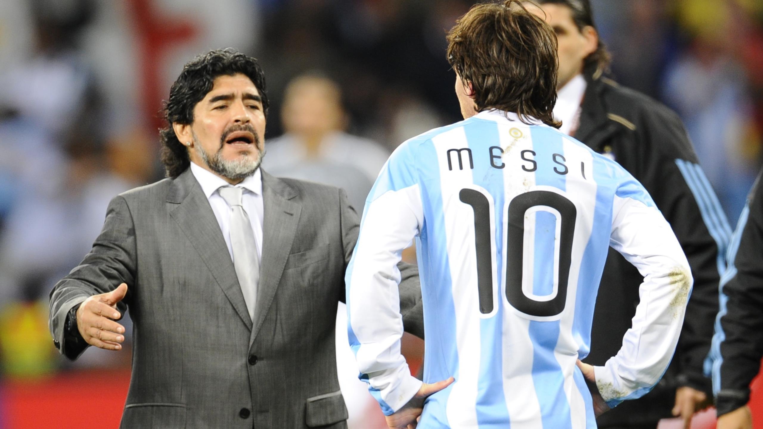 Diego Maradona, Lionel Messi, Football legends, Tribute to Maradona, 2560x1440 HD Desktop