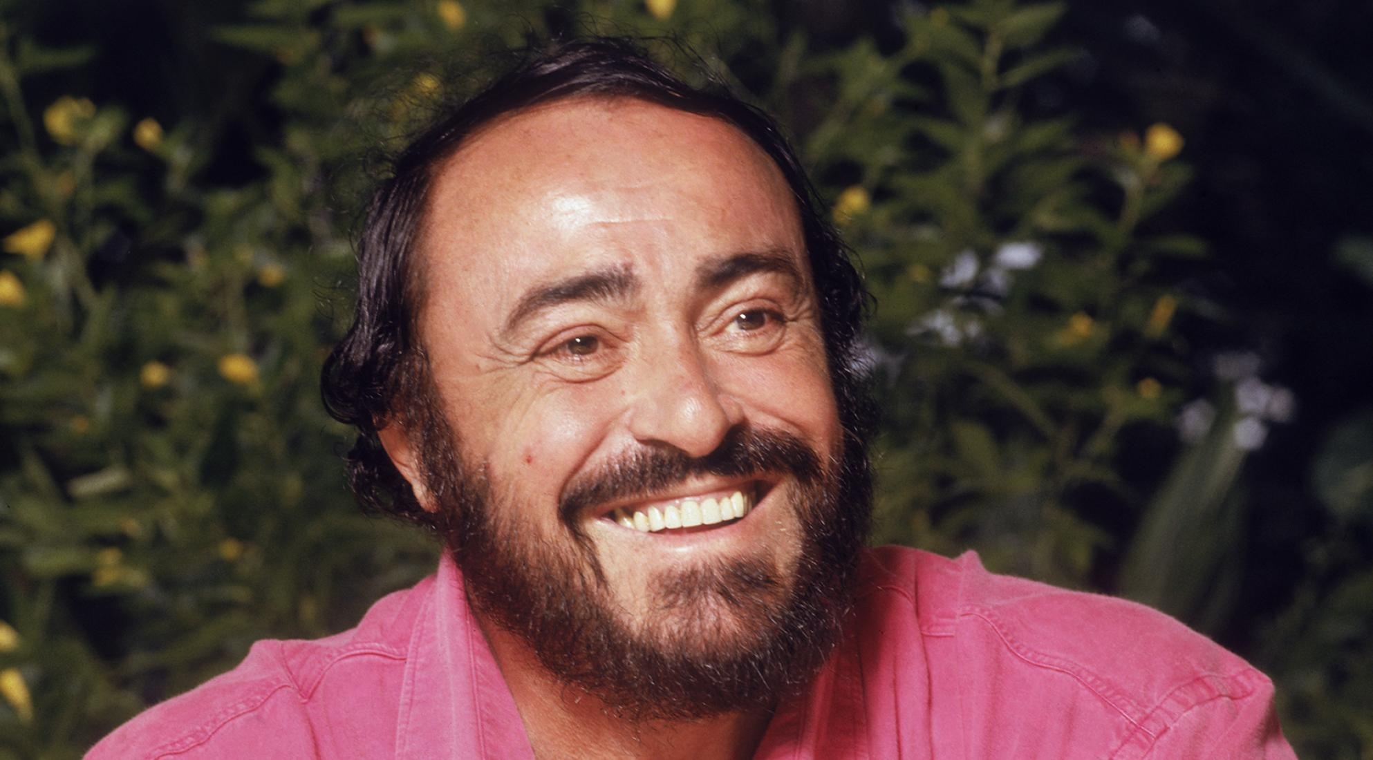 Luciano Pavarotti, Born this day, Tenor, 1990x1100 HD Desktop