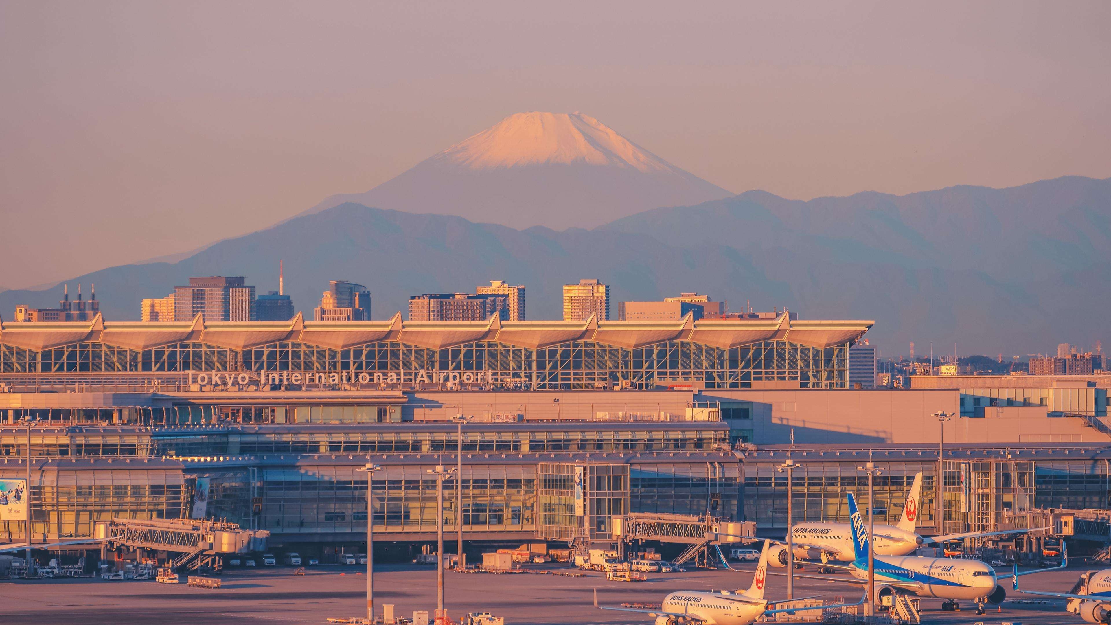 Haneda Airport, Airport wallpapers, Travel gateway, Japan's busiest airport, 3840x2160 4K Desktop