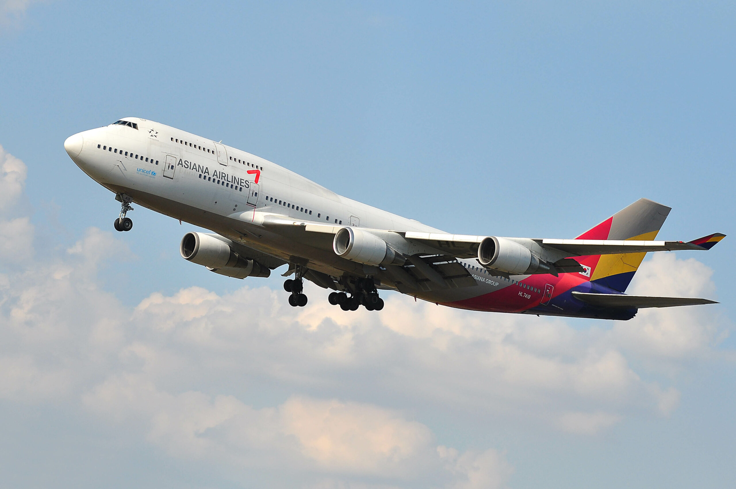 Asiana Airlines (Travels), Hanjin Group negotiation, Takeover discussions, Strategic partnership, 2560x1700 HD Desktop