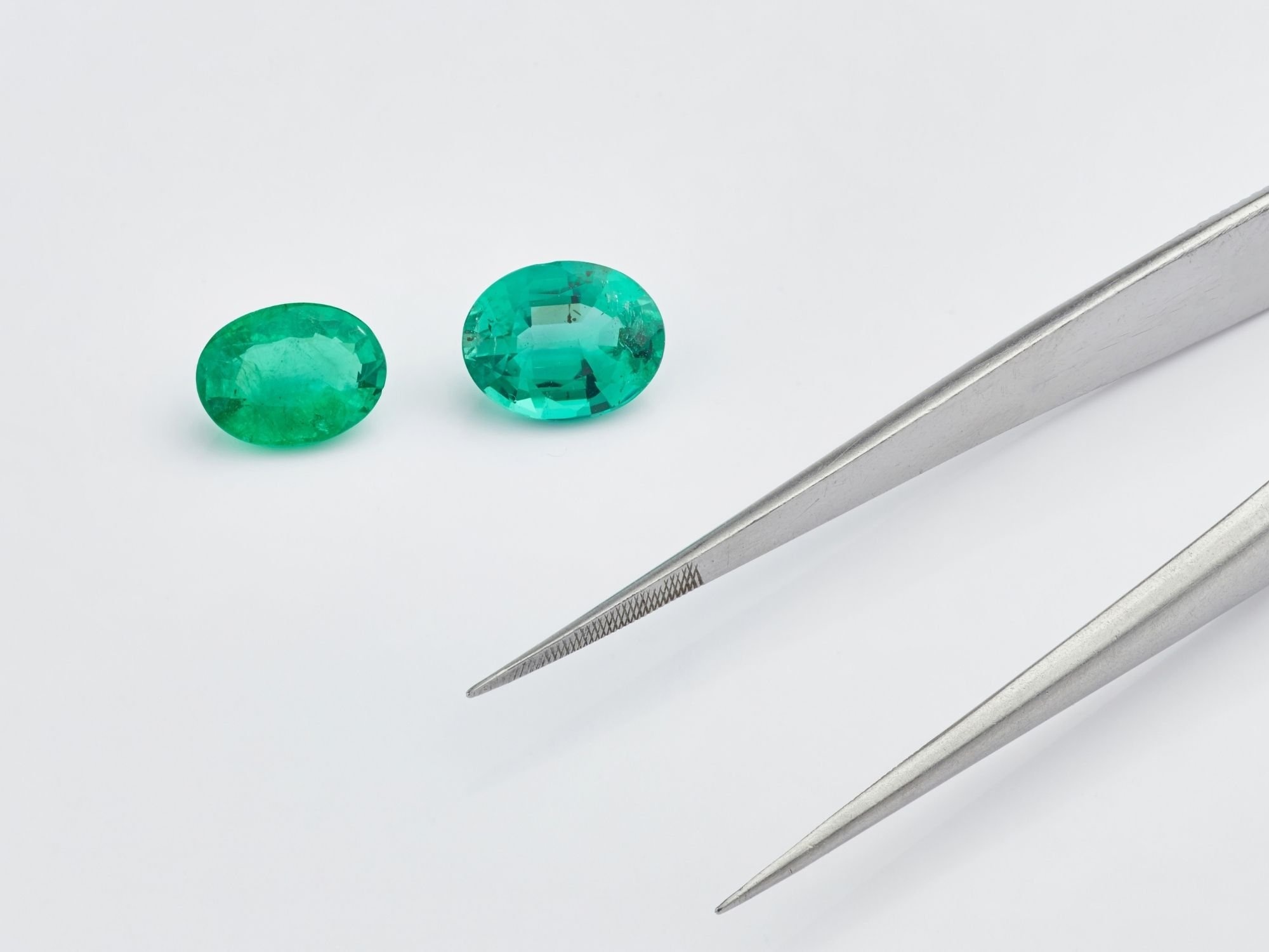Emerald characteristics, Diamond buzz, Precious gemstone, 2000x1500 HD Desktop