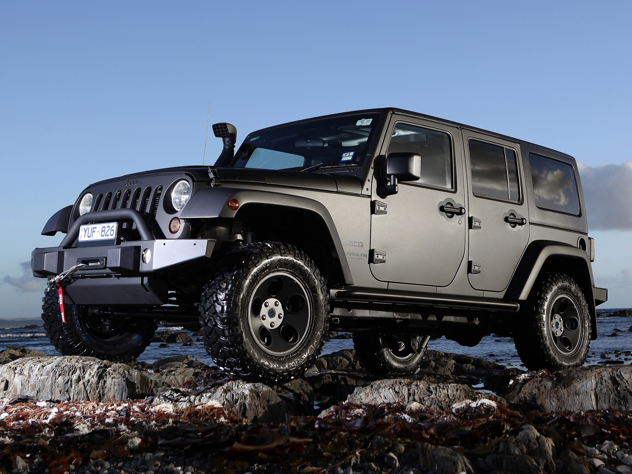 Jeep Wrangler: YJ models were manufactured between 1986 and 1995 at Brampton Assembly. 2050x1540 HD Wallpaper.
