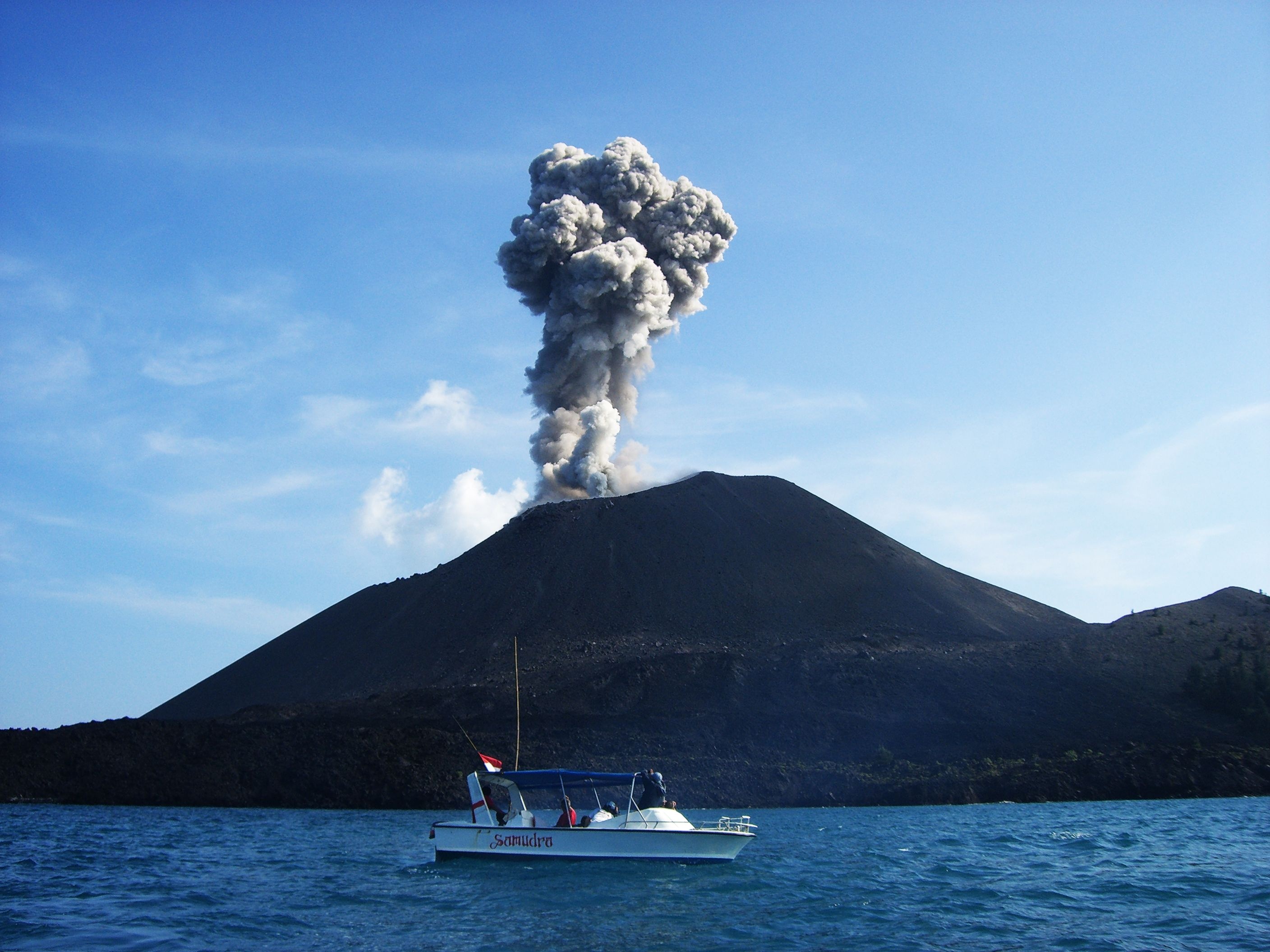 Krakatoa Volcano, Travels, Indonesian Mount Anak Krakatoa, Volcanic Eruption, 2820x2120 HD Desktop