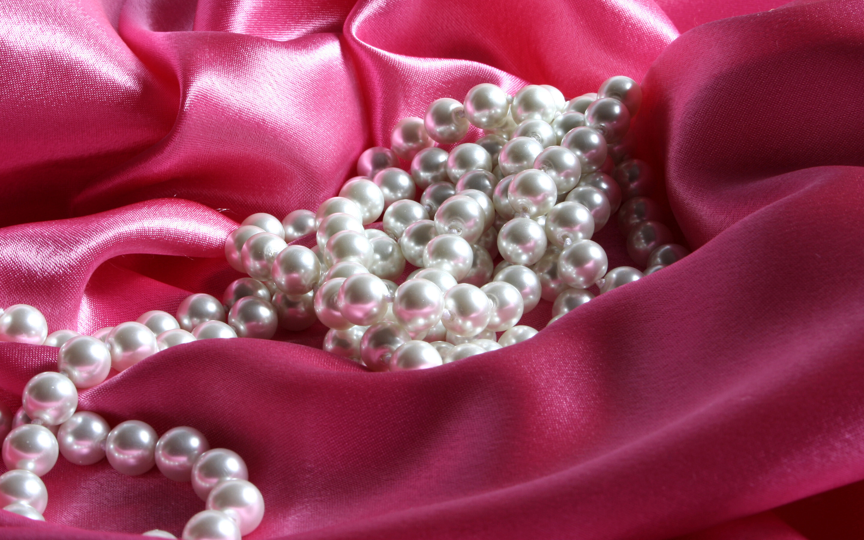Jewels: Pearls, Precious gemstones, Jewelry. 2880x1800 HD Wallpaper.