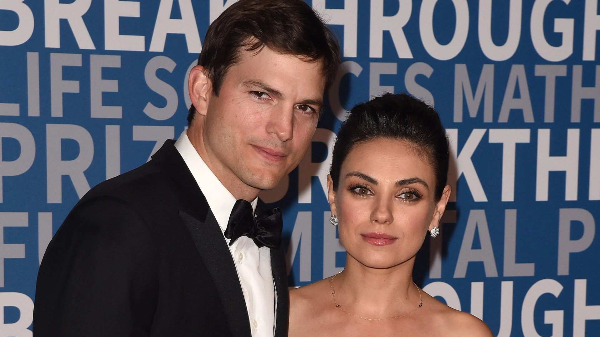 Ashton Kutcher and Mila Kunis: The couple tied the knot in a private ceremony in July 2015. 1920x1080 Full HD Background.