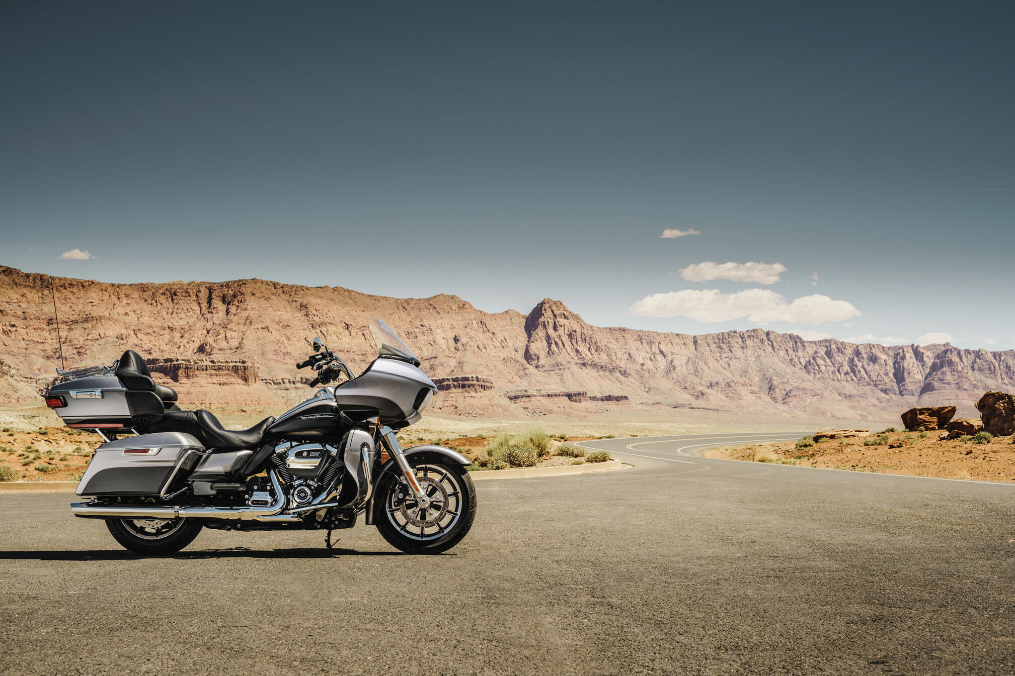 Harley-Davidson Glide: Road Glide Ultra, The preferred touring model for customizing, American bike. 2020x1350 HD Background.