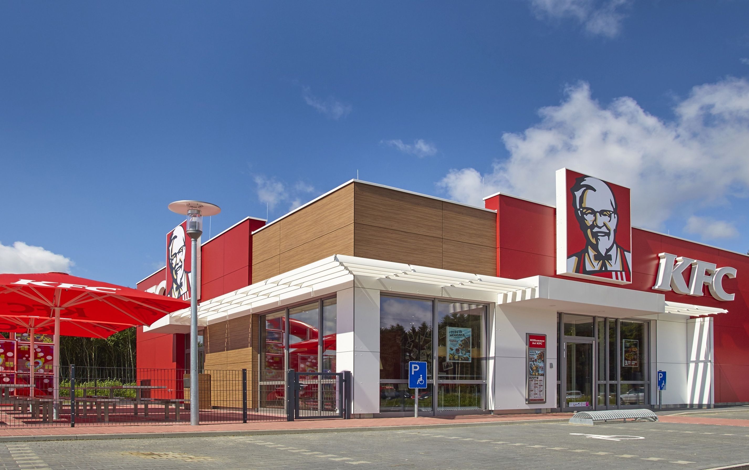 KFC, Fast Food Chain, Finger-Lickin' Good, Crispy Delights, 2860x1790 HD Desktop