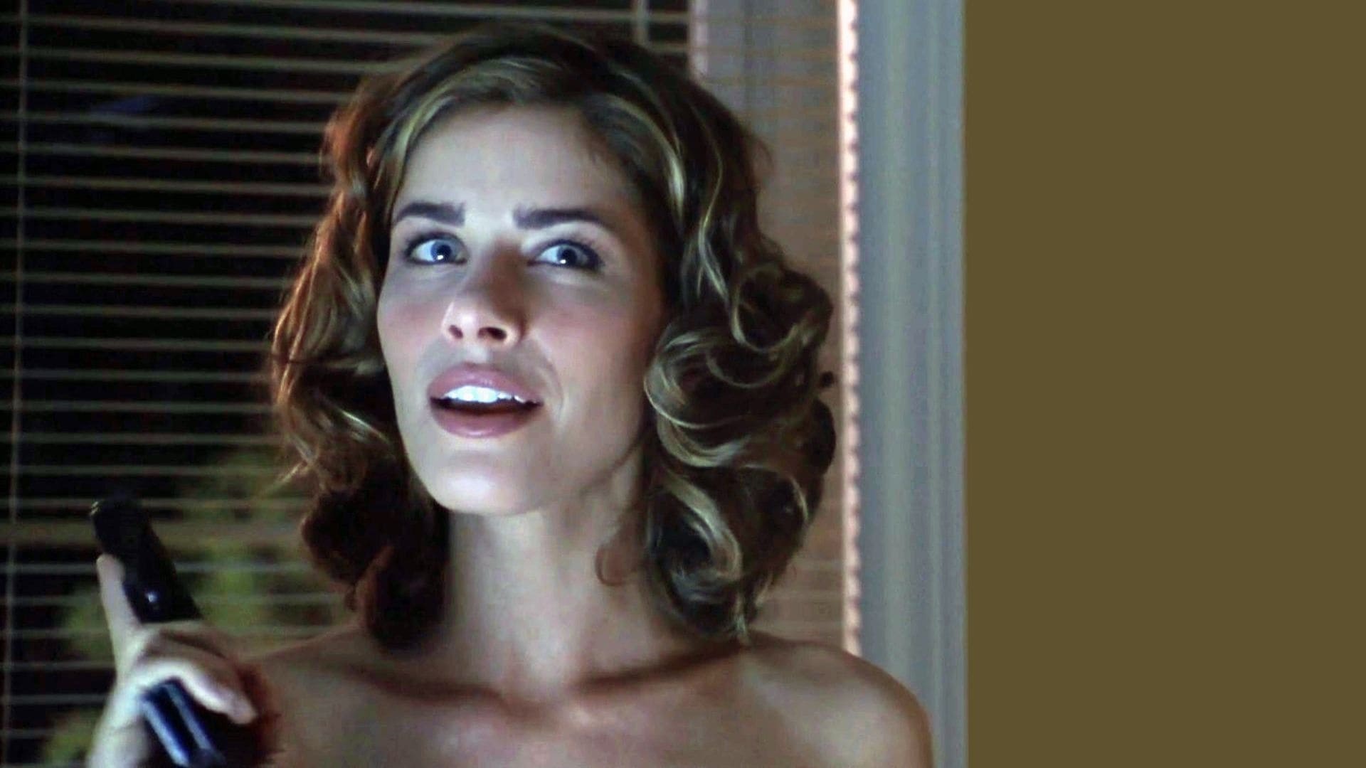 The Whole Ten Yards: Amanda Peet, An American actress, The portrayal of Jill St. Claire, A 2000 movie. 1920x1080 Full HD Wallpaper.
