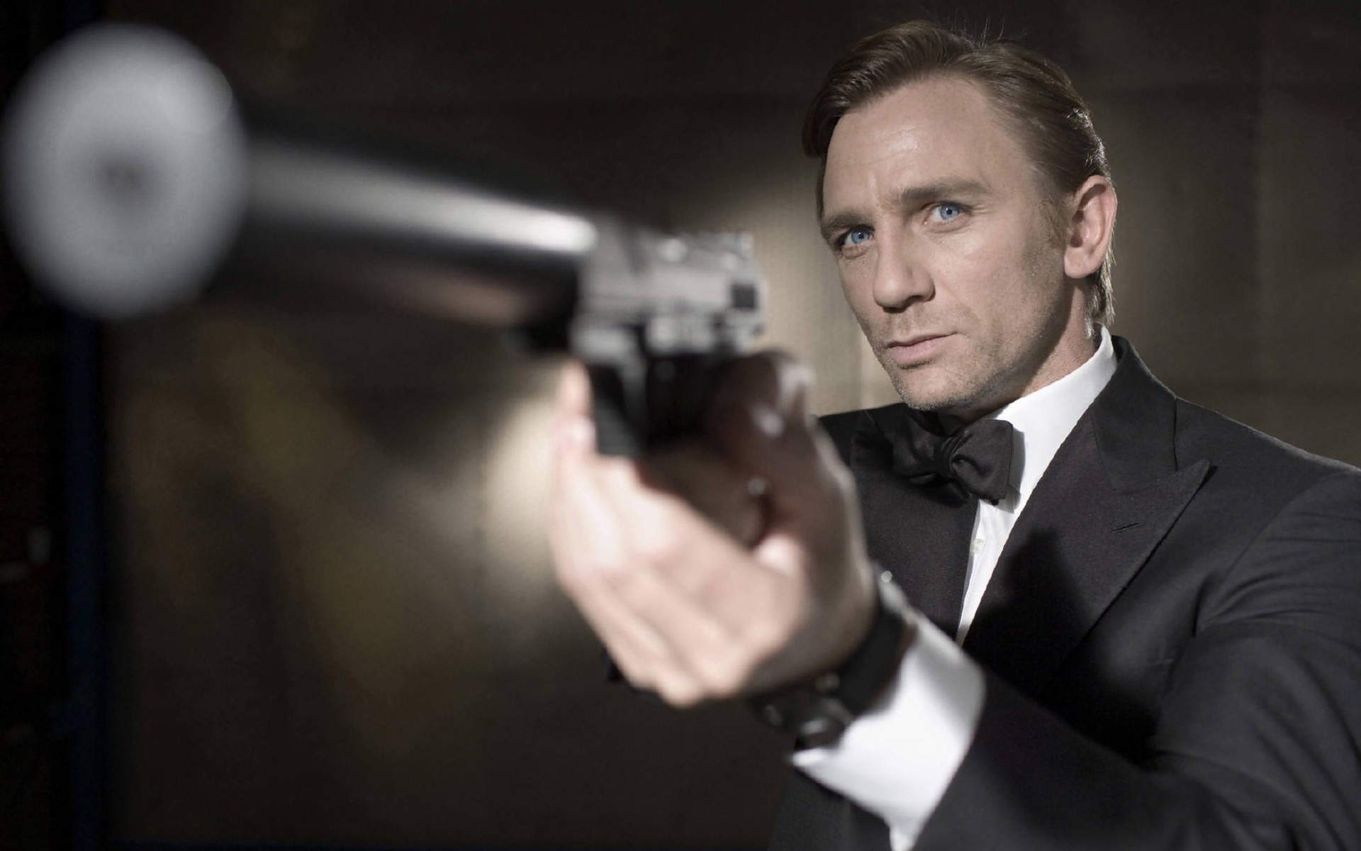 Daniel Craig: The fictional character of James Bond, an intelligence officer in the “Secret Service”. 1920x1200 HD Wallpaper.