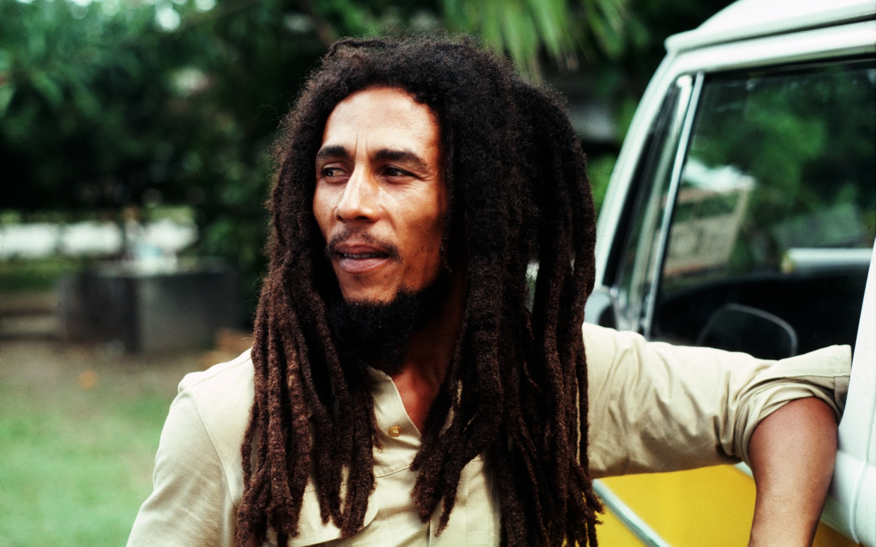 Bob Marley: International breakthrough in 1975, No Woman, No Cry, Hit. 2880x1800 HD Wallpaper.