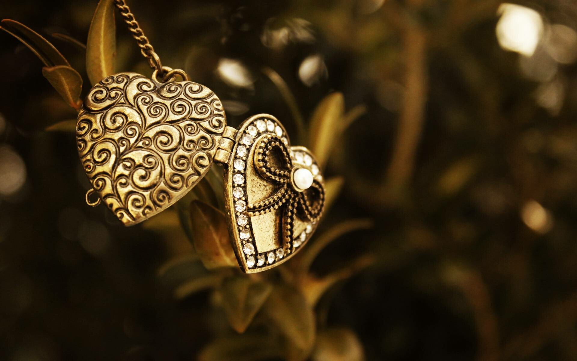 Jewels: Glamorous gemstone jewelry, made from precious metals. 1920x1200 HD Wallpaper.