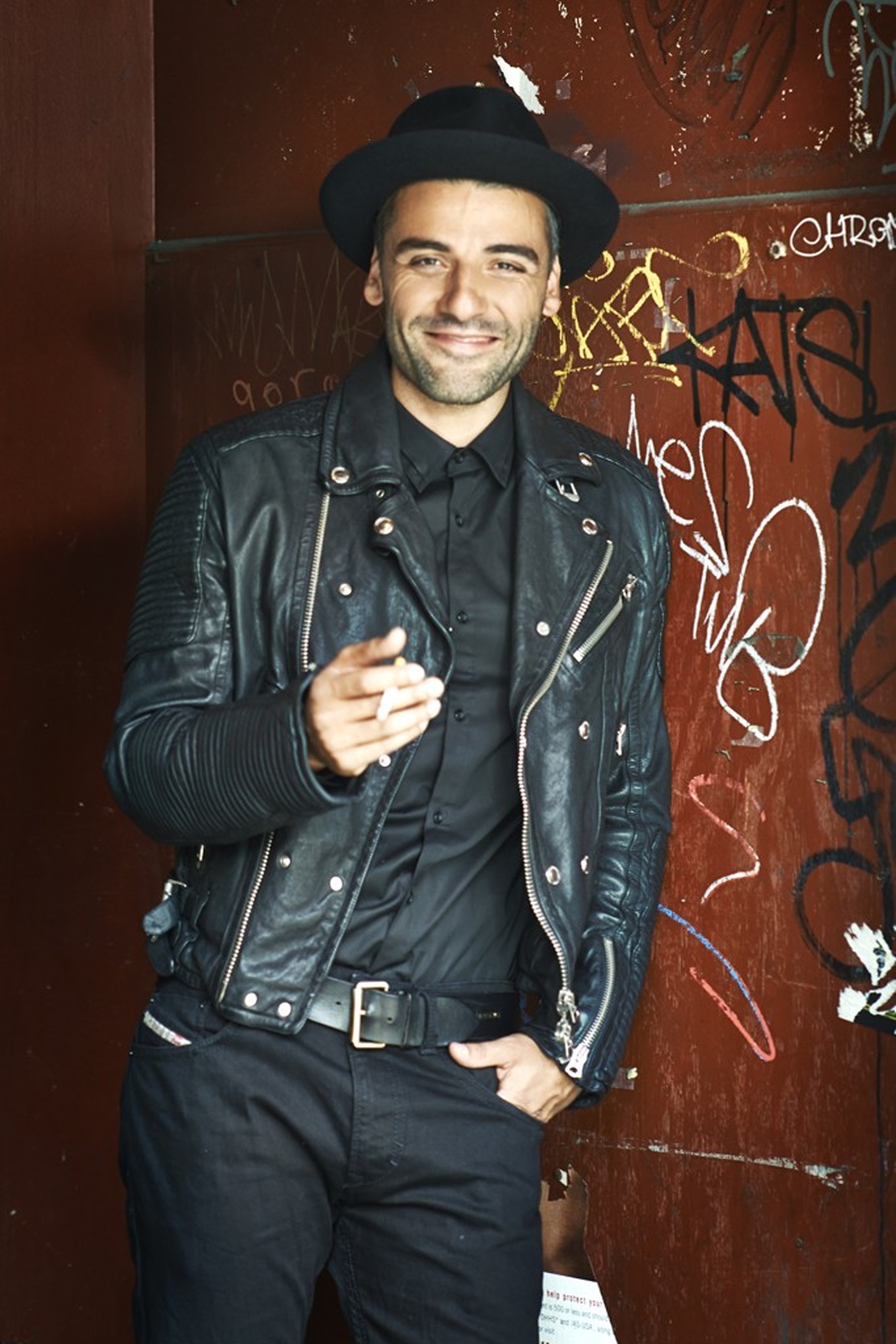 Oscar Isaac, Android wallpapers, Mobile backgrounds, Celebrity, 2050x3070 HD Phone