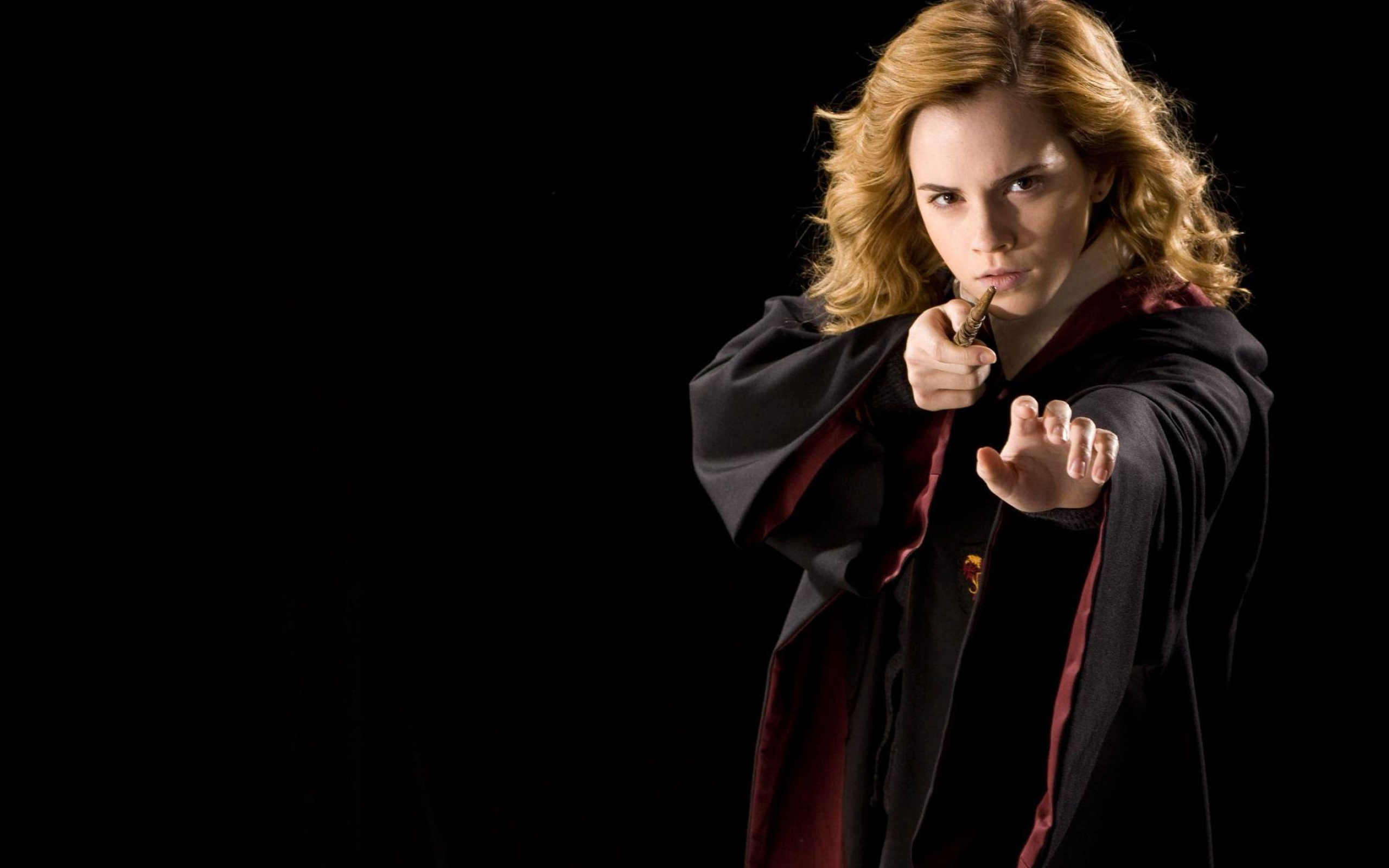 Hermione: A first year student on her way to Hogwarts, Emma Watson. 2560x1600 HD Wallpaper.