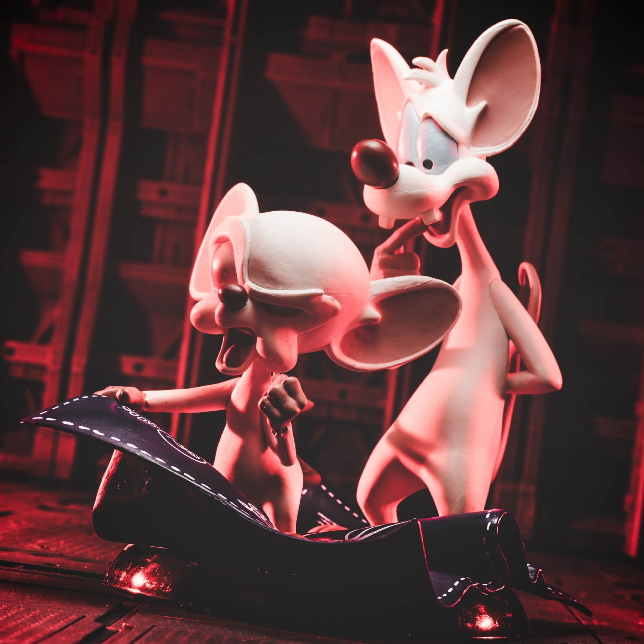 Pinky and the Brain Q-Fig, Collectible figurines, Comic-inspired design, Quirky charm, 2050x2050 HD Phone