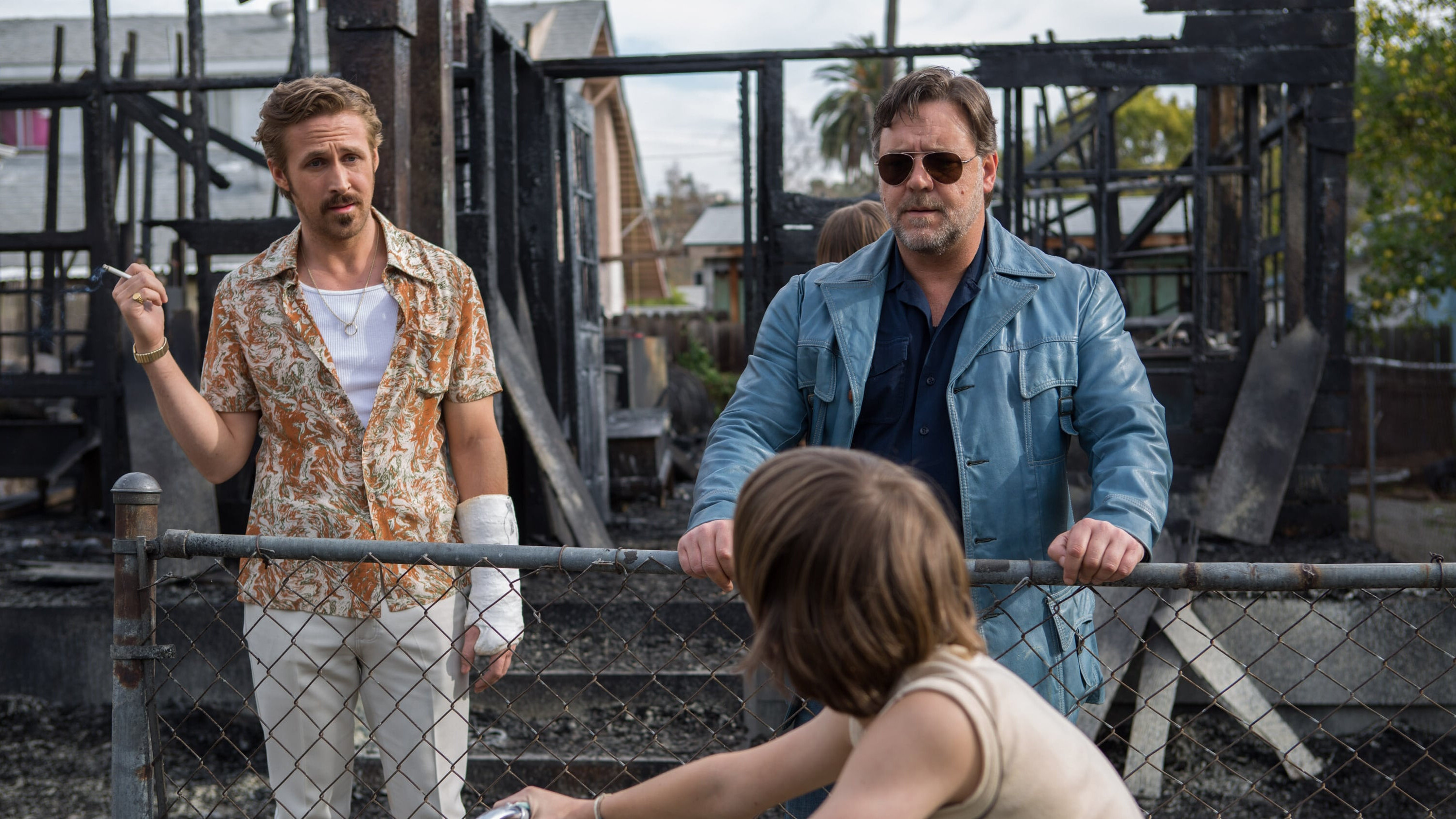 The Nice Guys Movie, Action-packed comedy, Dutch premiere, Compelling performances, 3000x1690 HD Desktop