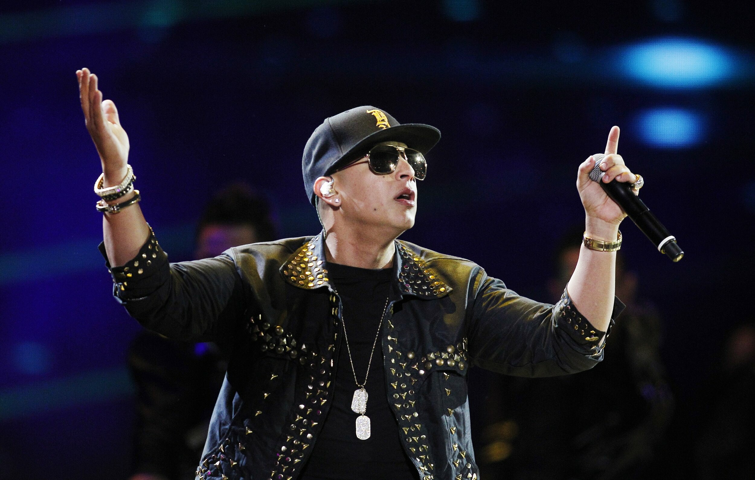 Daddy Yankee: Released his first solo record titled No Mercy in 1995. 2500x1590 HD Wallpaper.