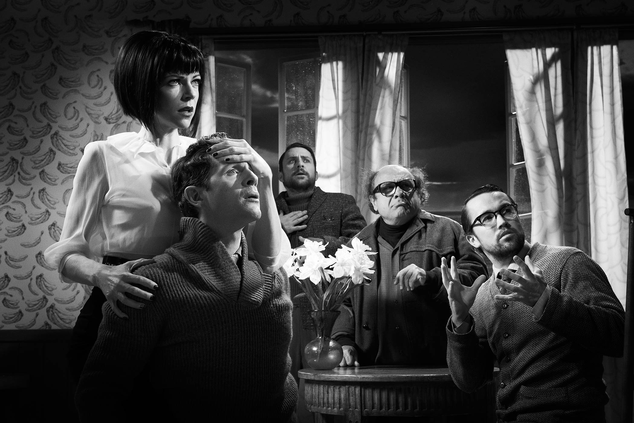 It's Always Sunny in Philadelphia (TV Series): Black and white, Five friends with big egos, Paddy's Pub in Philadelphia. 2100x1400 HD Background.
