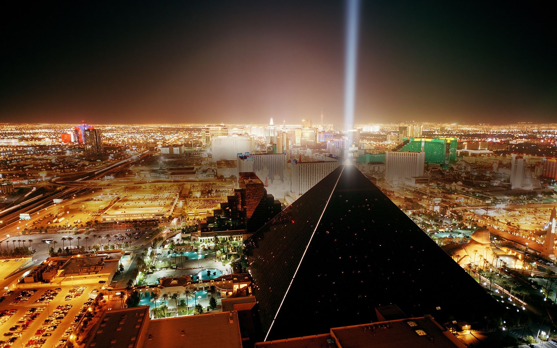 Las Vegas Skyline, Luxor Las Vegas, City of entertainment, Vegas skyline, 1920x1200 HD Desktop