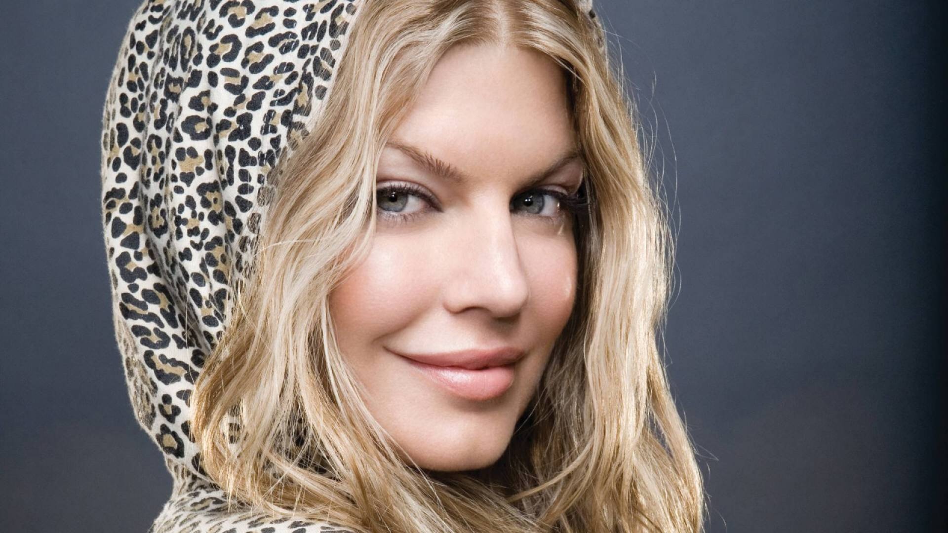 Fergie: Appeared as Saraghina in a 2009 romantic musical drama film, Nine. 1920x1080 Full HD Wallpaper.