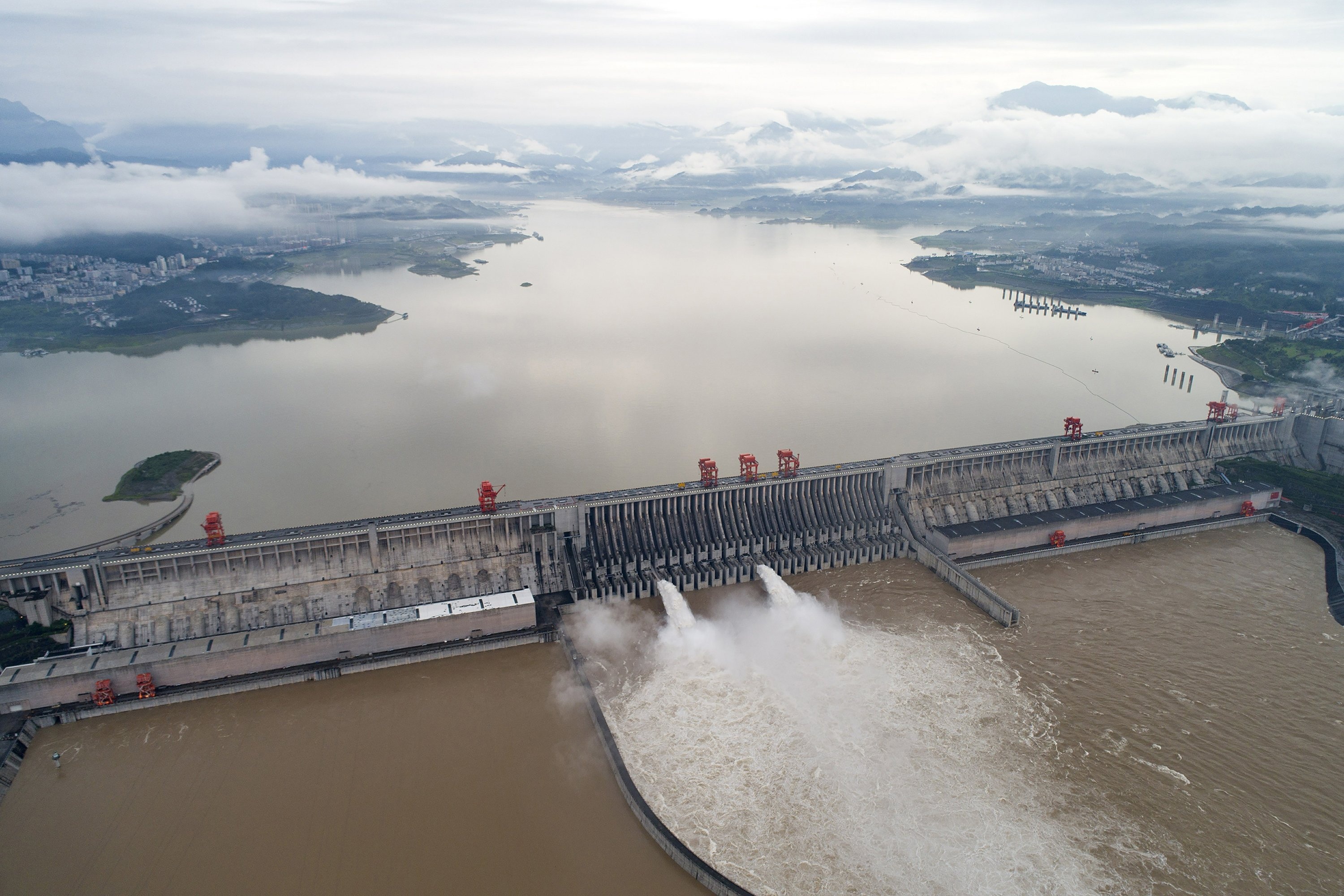 Three Gorges, China's flood control, Dam blasted to release water, Rising death toll, 3000x2000 HD Desktop