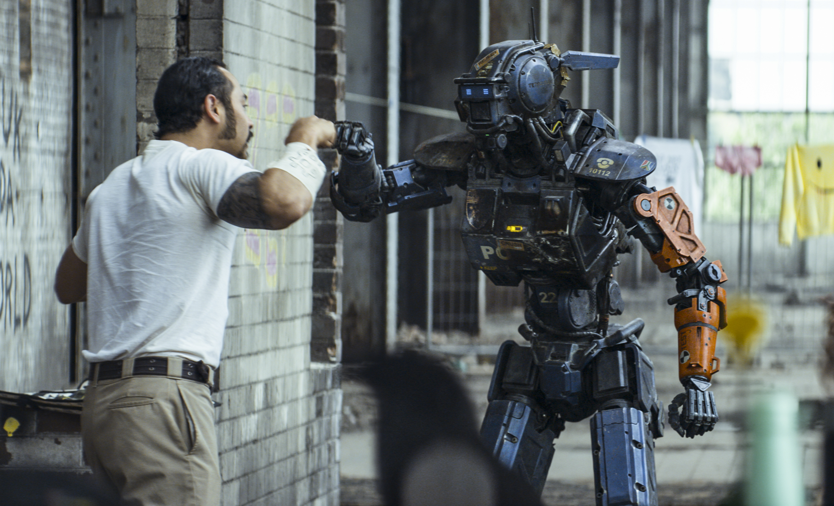 Chappie: A sci-fi drama-thriller directed by noted South African director Neill Blomkamp. 2830x1720 HD Wallpaper.
