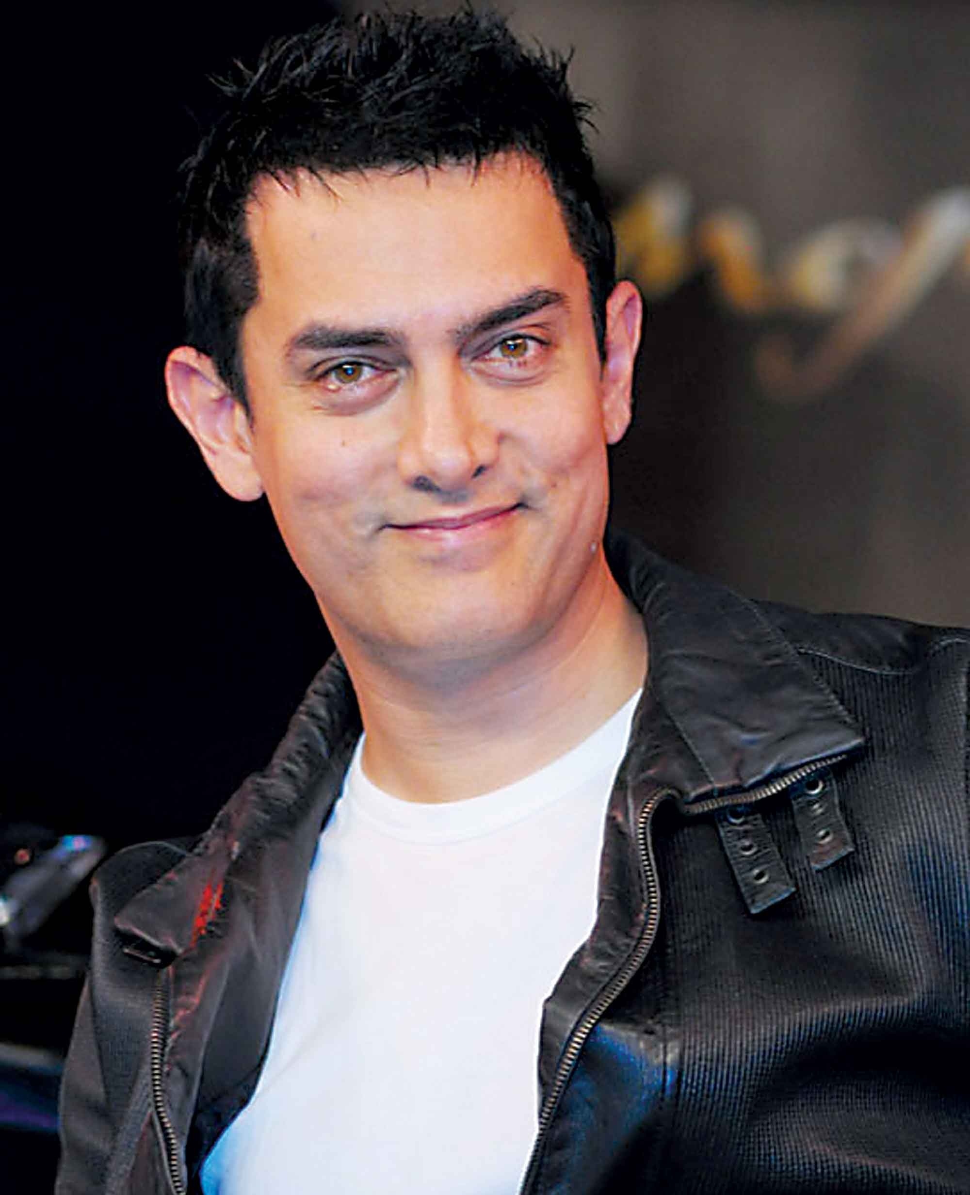 Aamir Khan photos, Images wallpapers pics download, 2000x2470 HD Phone