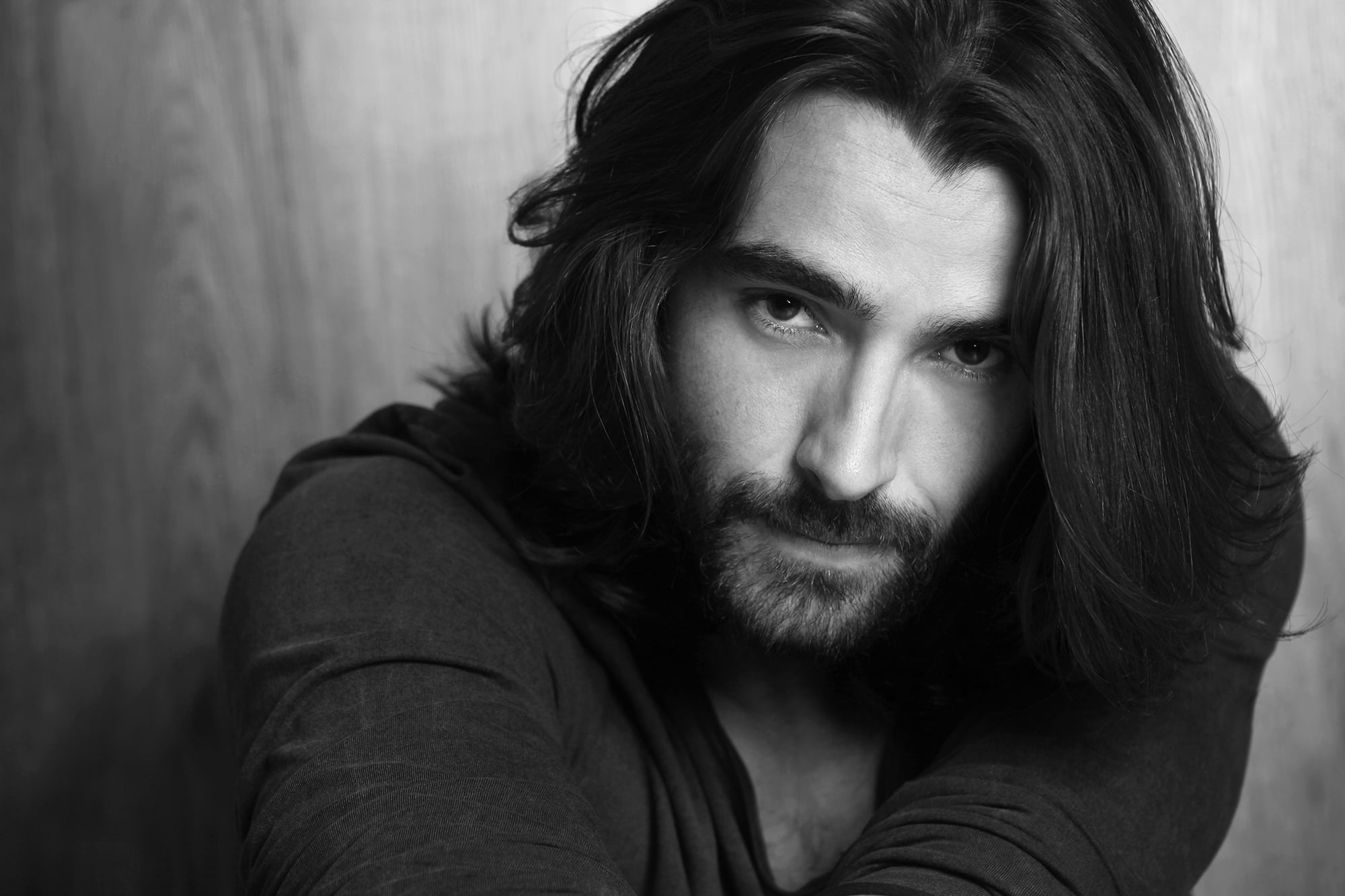 Aitor Luna: 2015, Actor, widely known for the Paco's Men, Spanish television series, Older brother of actor Yon Gonzalez. 2000x1340 HD Background.