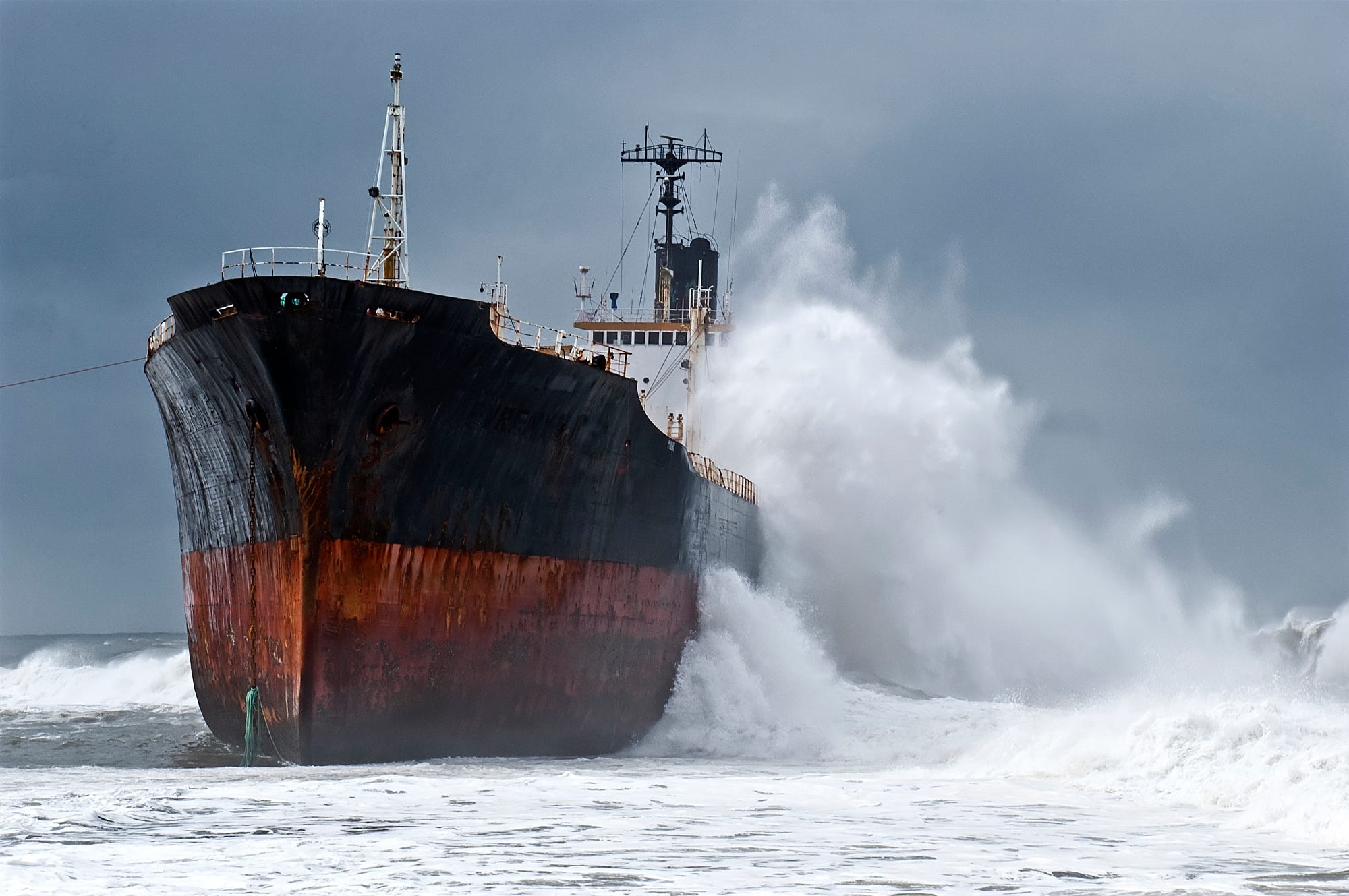 Atlantic Ocean, Ship Waves, Rain Storm, Tyler228, 2000x1330 HD Desktop