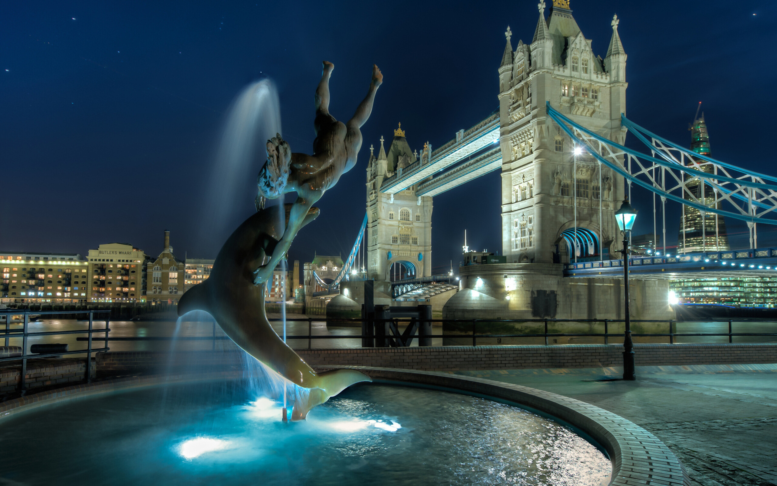 Tower Bridge: Architecture, Sculpture, Fountain, Art. 2560x1600 HD Wallpaper.