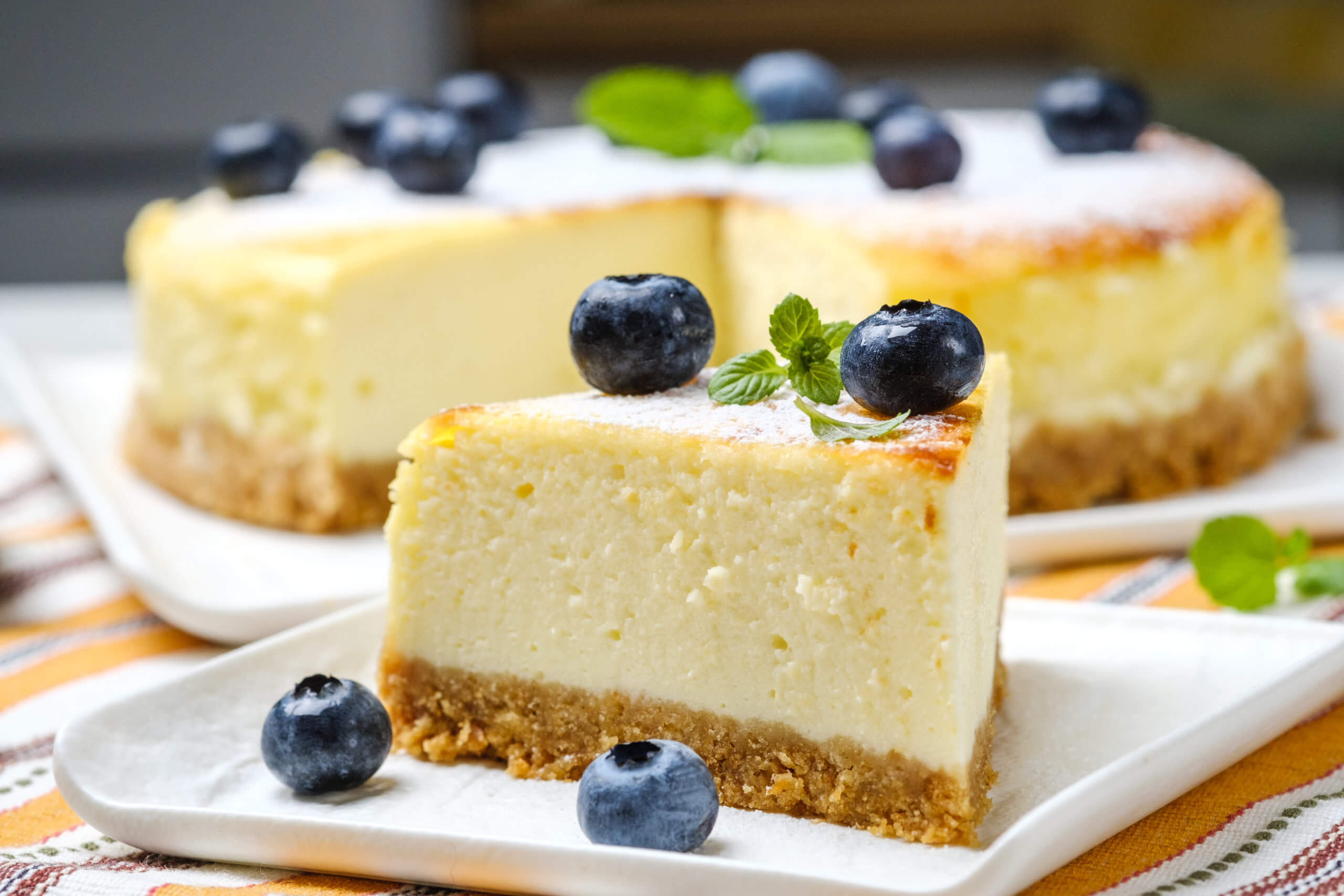 Cheesecake: The taste can range from sweet to highly tangy. 2560x1710 HD Wallpaper.