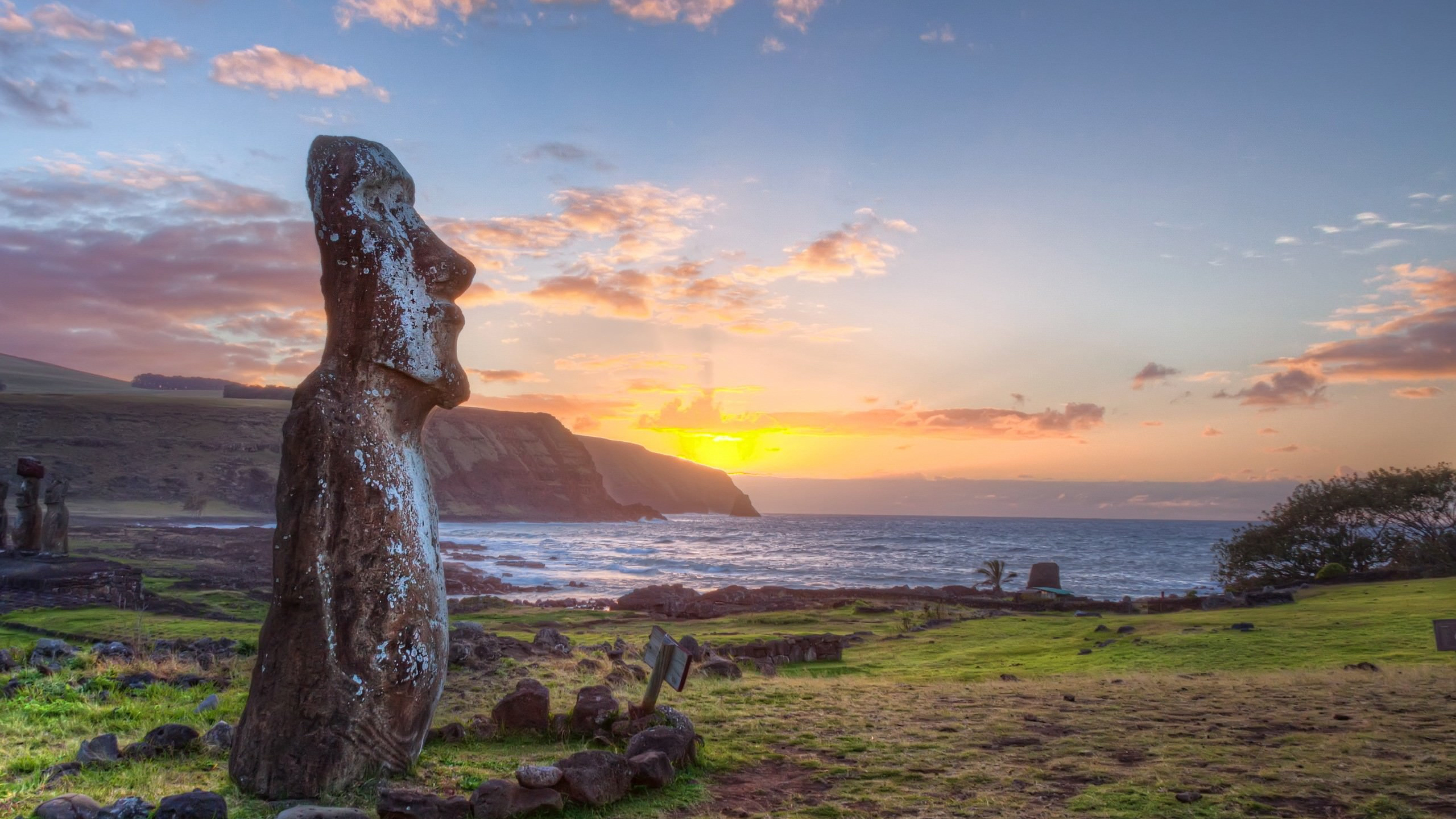 Easter Island, Ancient stone statues, Mysterious Moai, Pacific Ocean, 3840x2160 4K Desktop