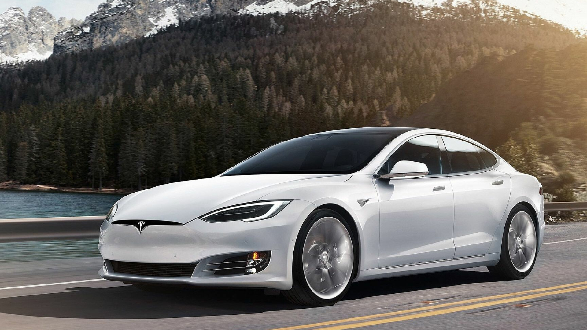 Tesla Model S: A battery-powered liftback car, Offers a range of 623 kilometers and accelerates from 0-100 km/h in just 2.5 seconds. 1920x1080 Full HD Background.