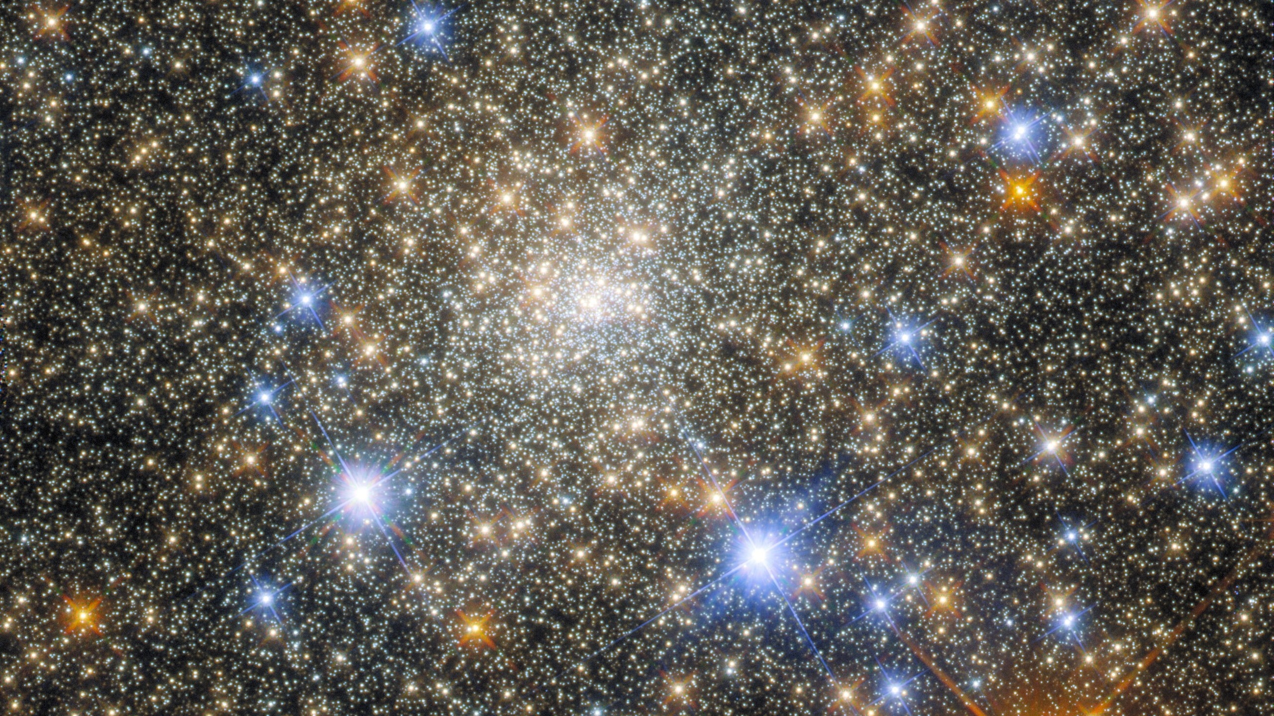 Stellar cluster, Glittering stars, Hubble space telescope, Deep space, 2560x1440 HD Desktop