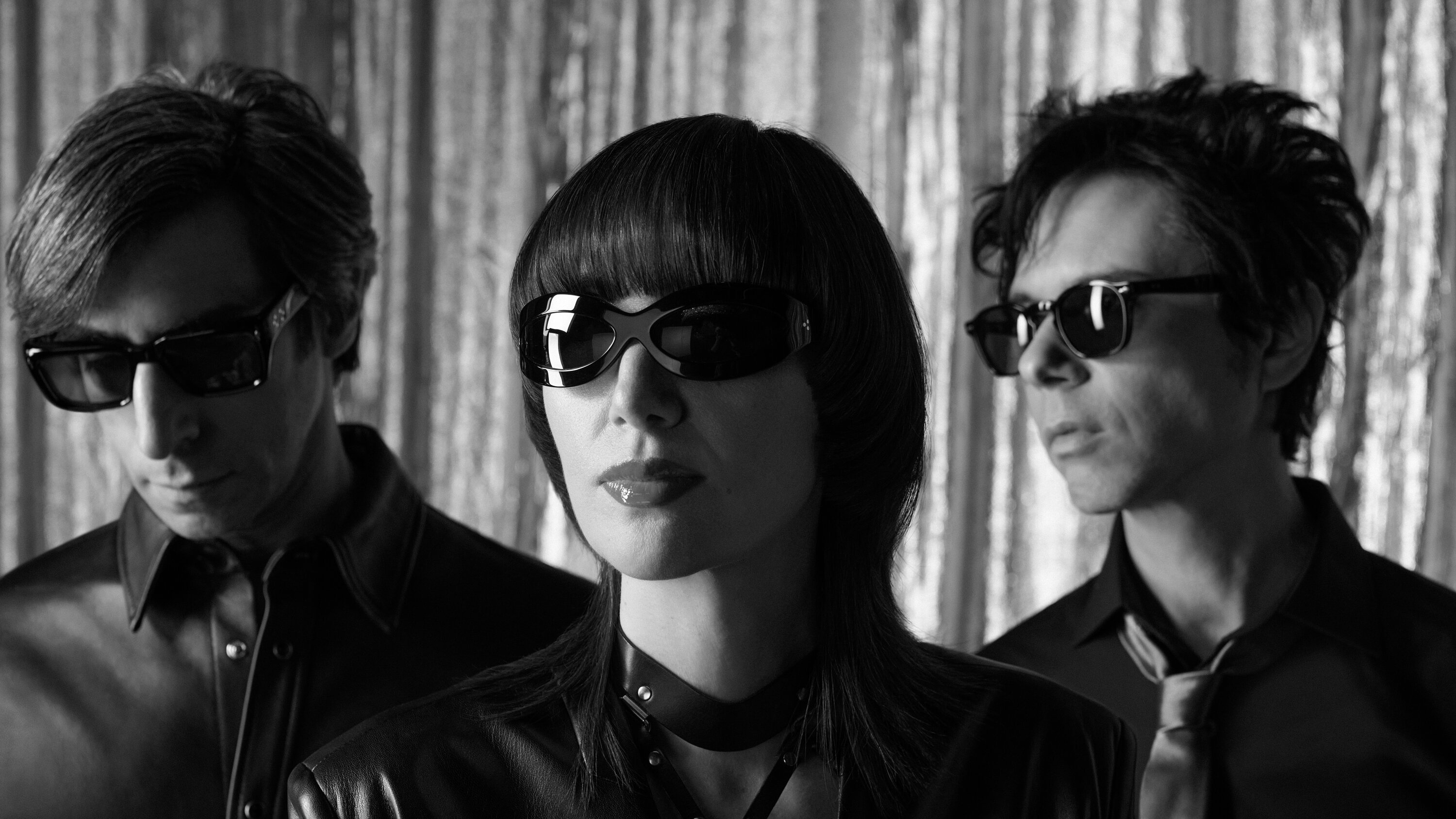 Yeah Yeah Yeahs, Apocalyptic march, New songs, The New York Times, 3000x1690 HD Desktop
