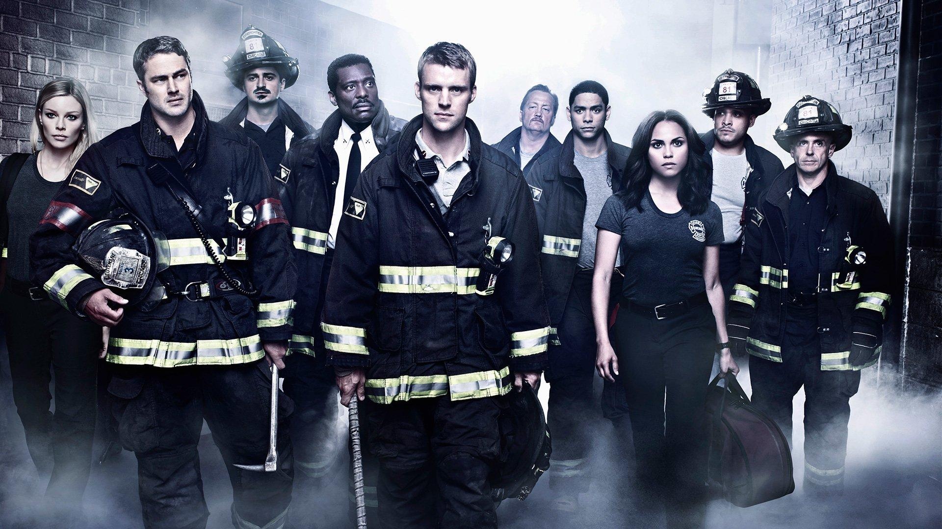 Fireman: Chicago Fire, Firefighters and paramedics work together to save lives on a regular basis. 1920x1080 Full HD Background.