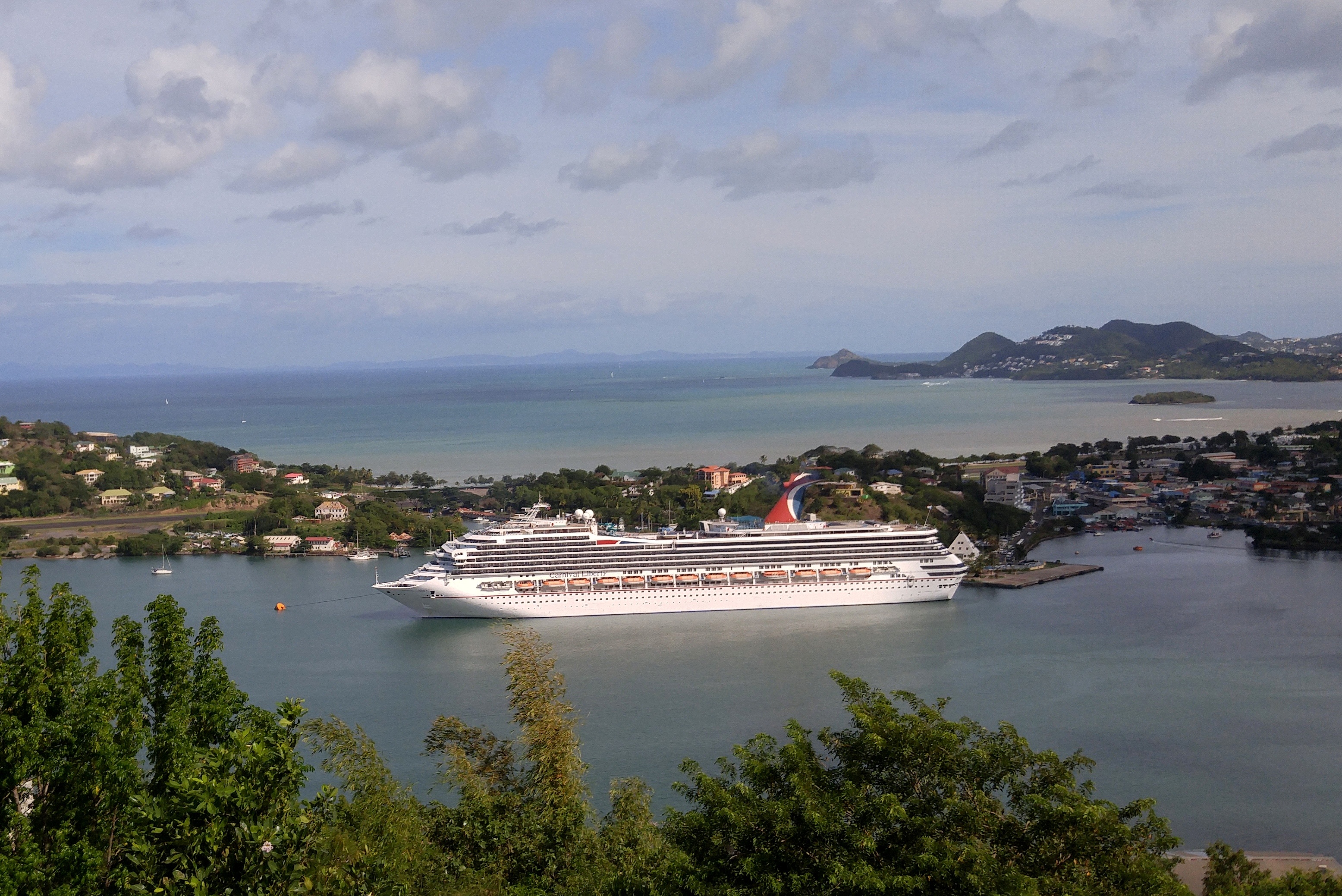 Castries, Saint Lucia travels, Caribbean cruise activities, 3120x2080 HD Desktop