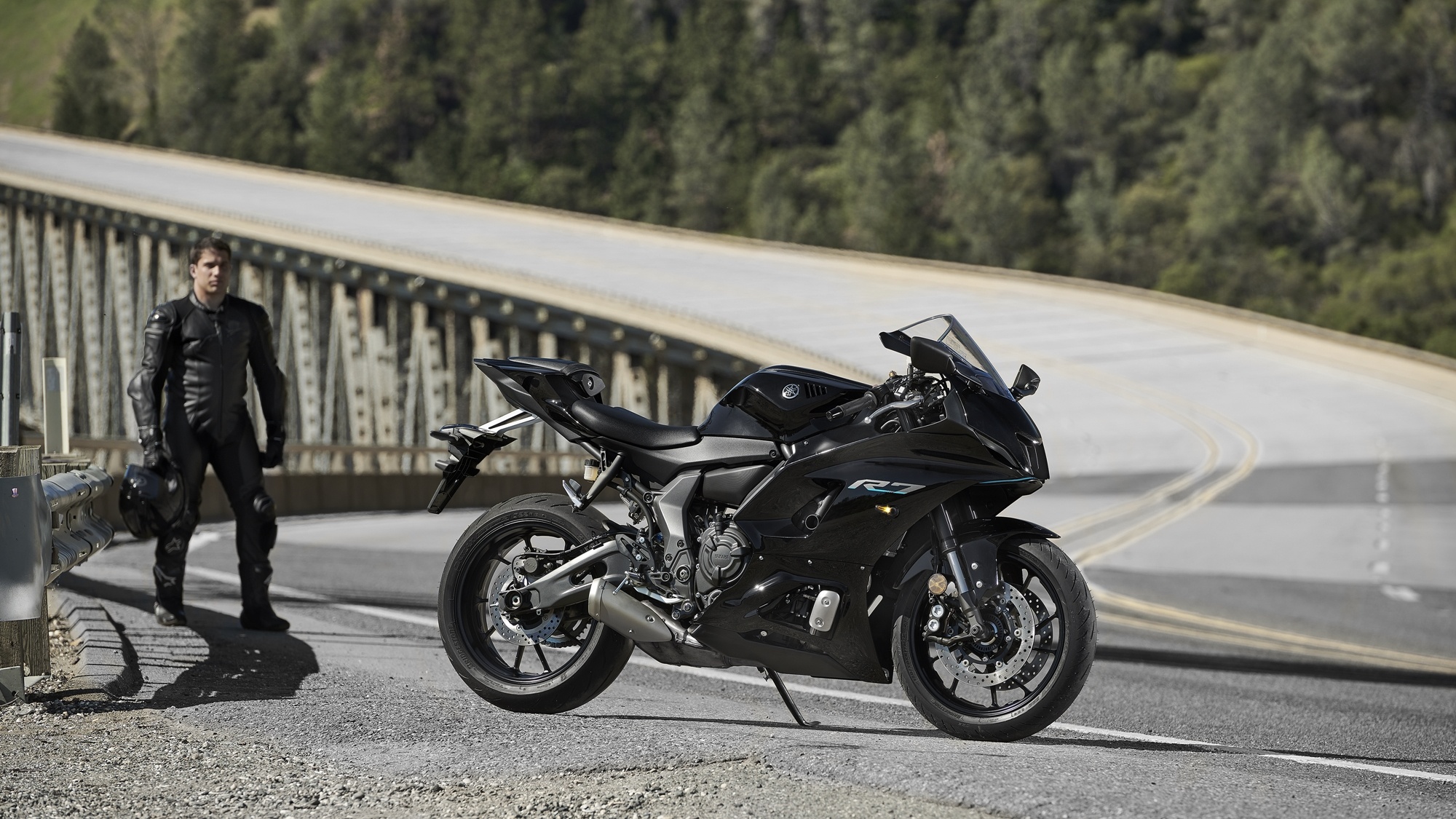 Yamaha YZF-R7, Sporty motorcycle, Dynamic performance, Two-wheeled power, 2000x1130 HD Desktop