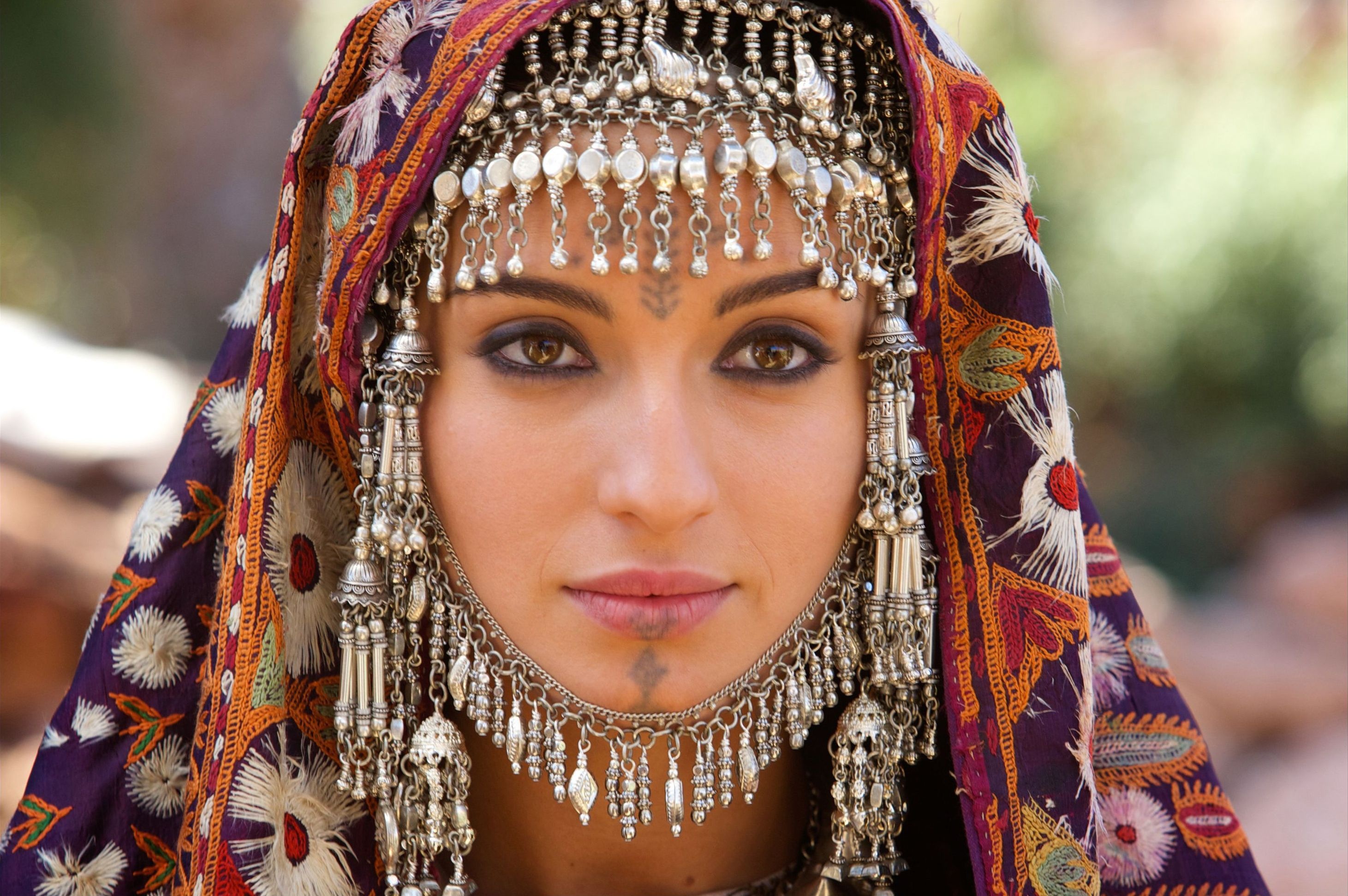 María Valverde: Took part of Zipporah in a 2014 biblical epic film, Exodus: Gods and Kings. 2930x1950 HD Wallpaper.