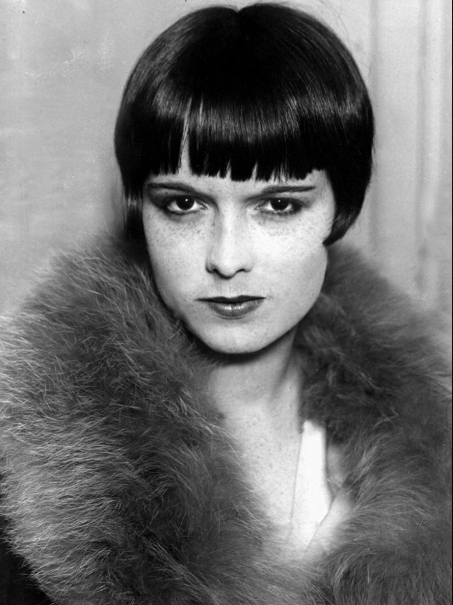 Louise Brooks, Rare image, Old Hollywood, Movie expert, 1540x2050 HD Phone