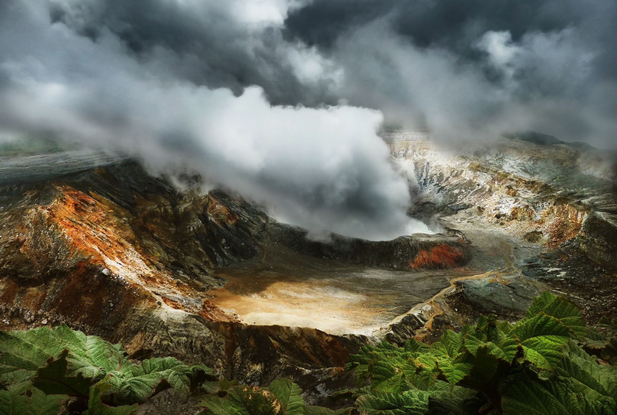 Poas Volcano, Face to face, Natural landmarks, Worlds, 2050x1380 HD Desktop