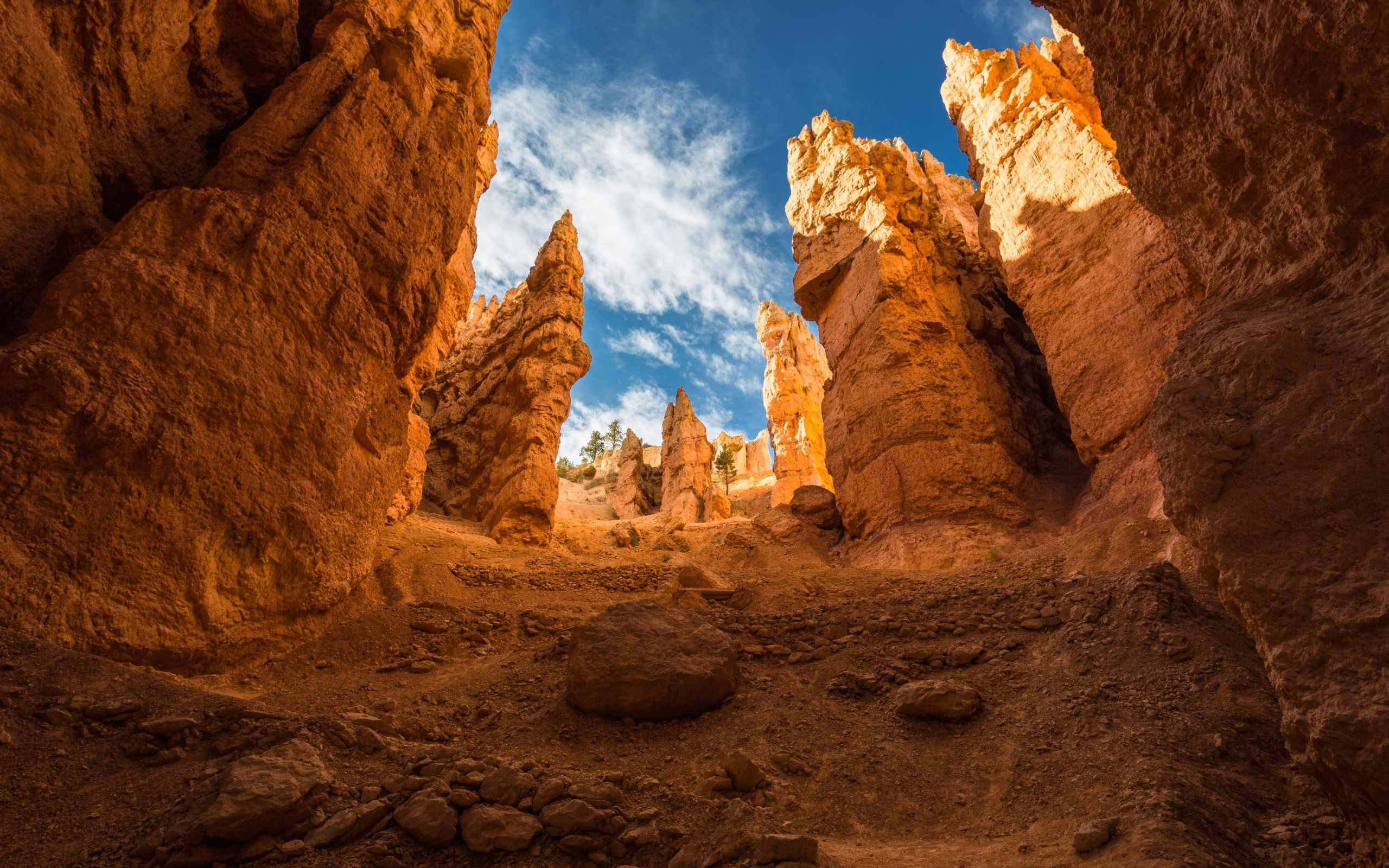 Bryce Canyon cliffs, US National Park, Stunning mountains, Utah beauty, 2560x1600 HD Desktop