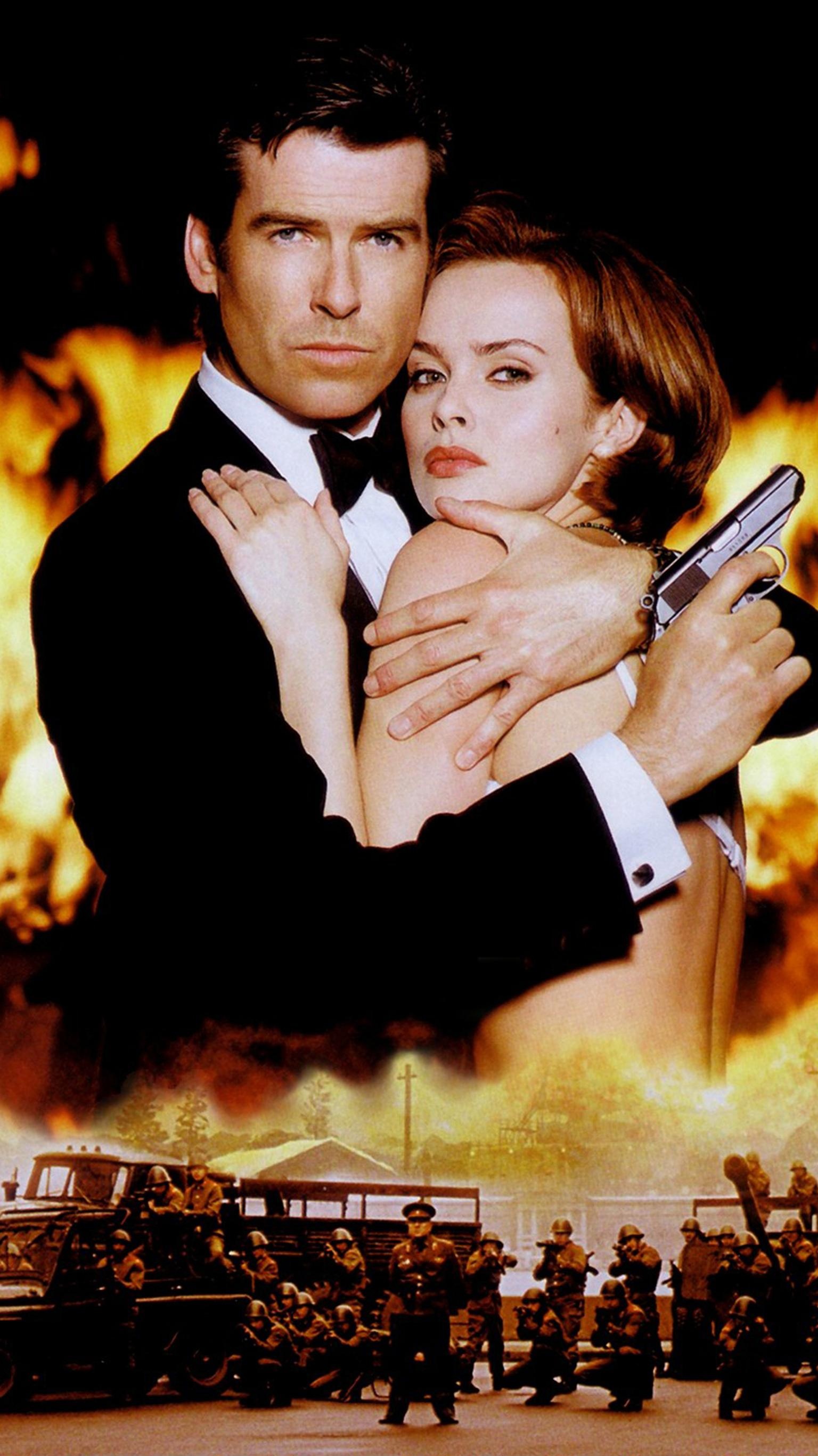 Goldeneye, Pierce Brosnan's debut, Epic Bond adventure, Memorable soundtrack, 1540x2740 HD Handy