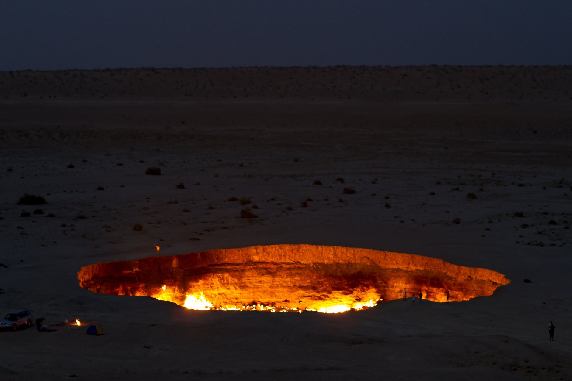 Darvaza gas crater, Turkmenistan's fiery wonder, Mesmerizing Darvaza views, Exploring the Door to Hell, 1920x1280 HD Desktop